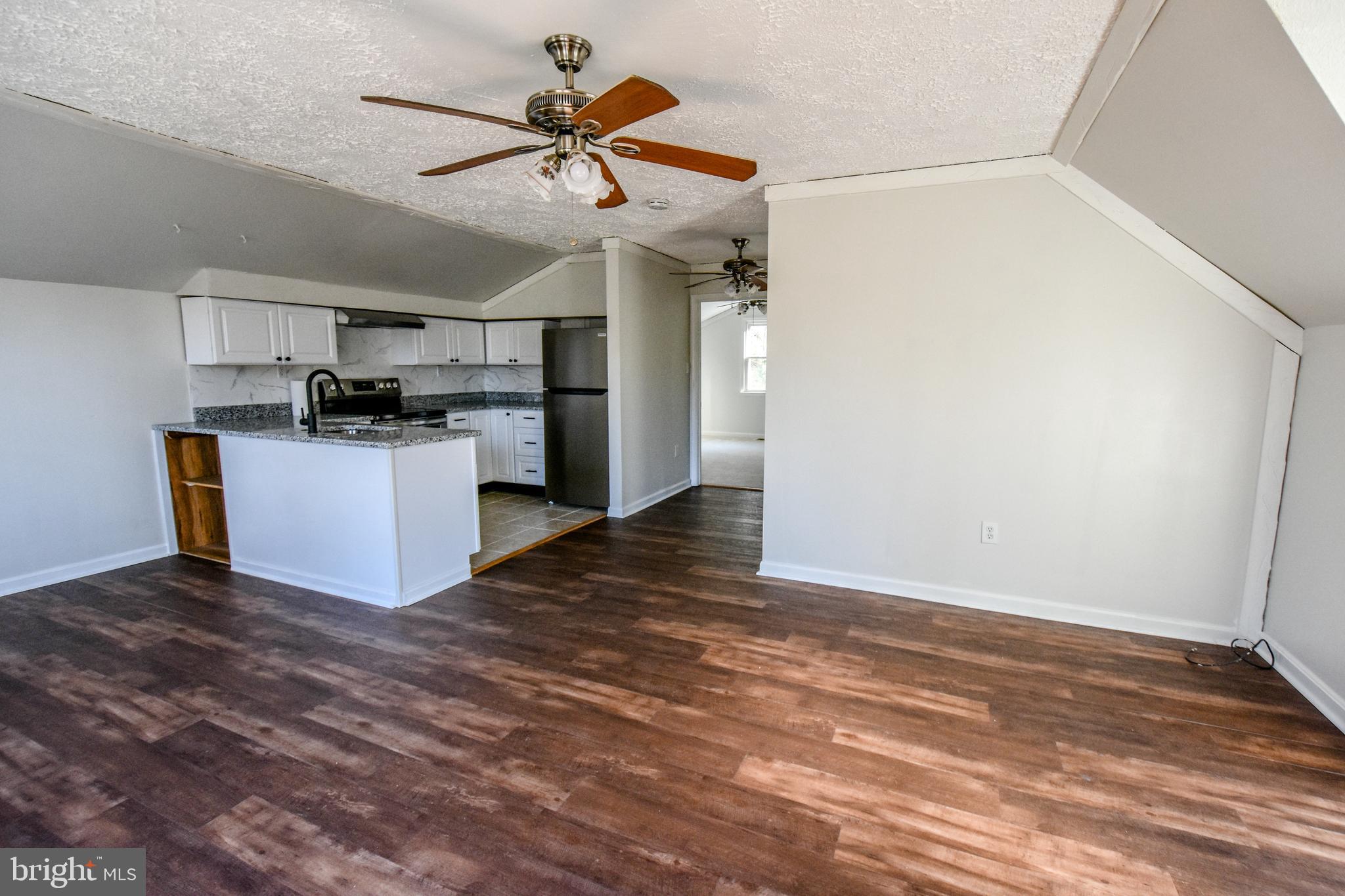 HOLLAND CLIFF SHORES - Residential Lease