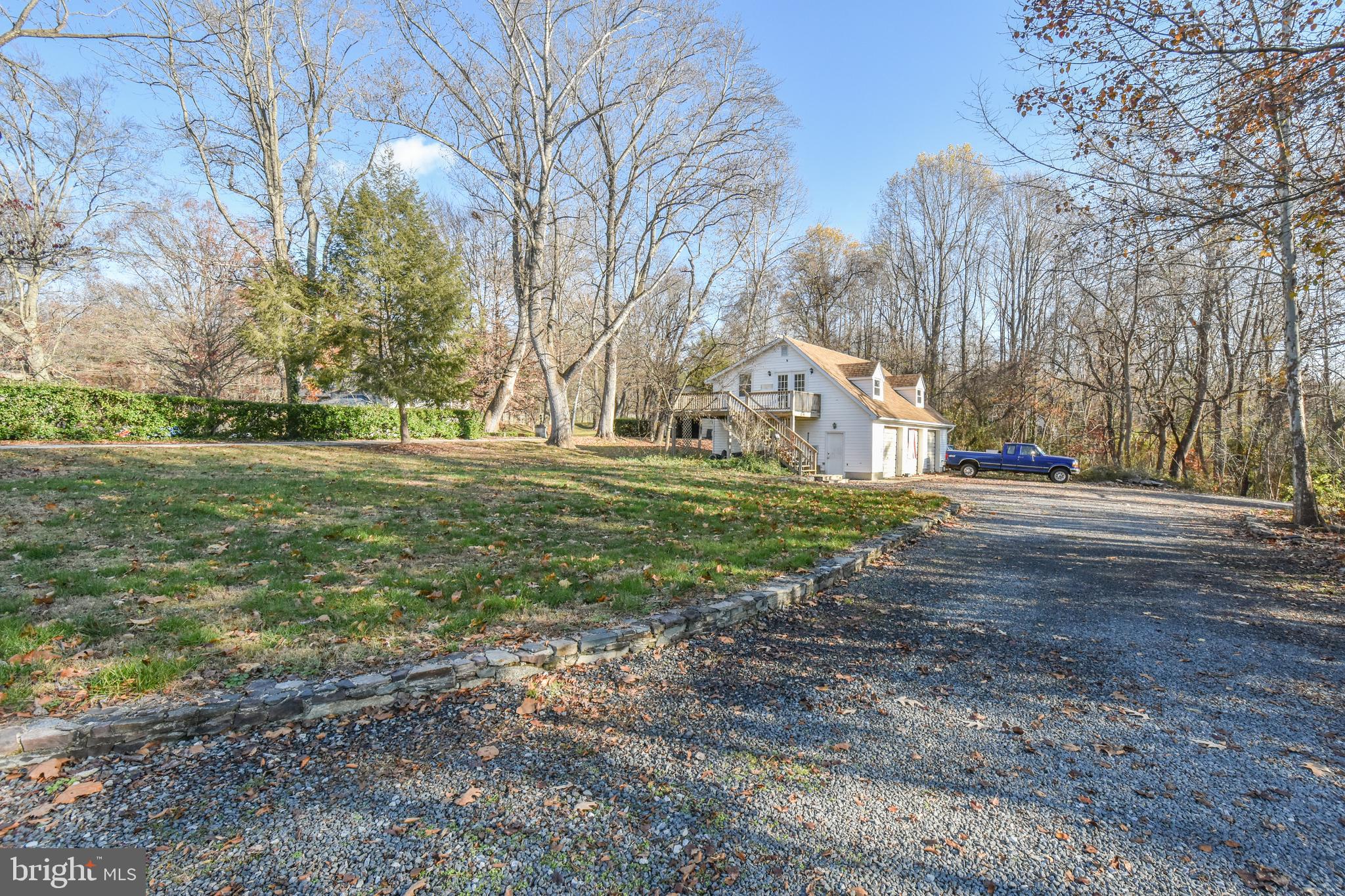 HOLLAND CLIFF SHORES - Residential Lease