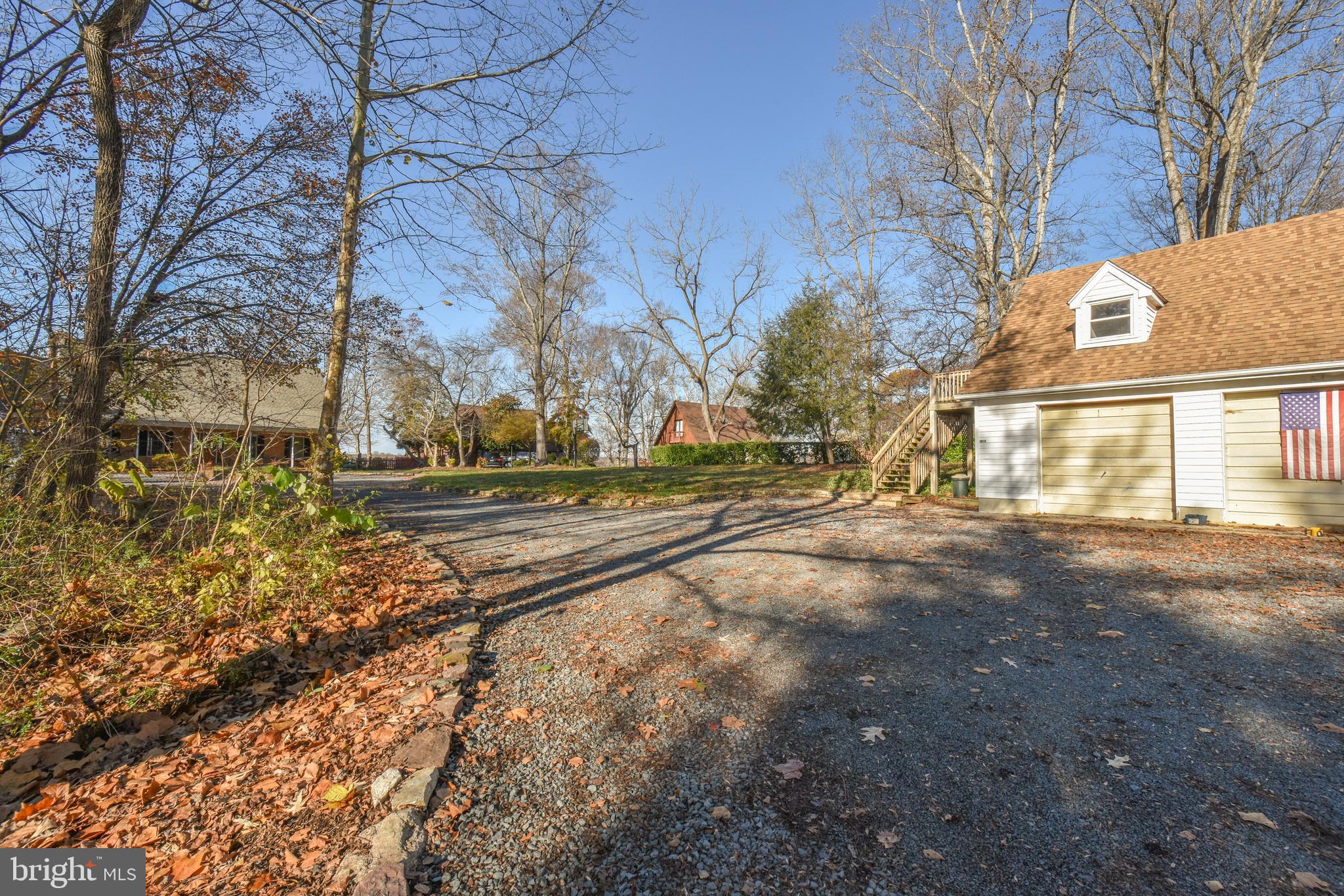 HOLLAND CLIFF SHORES - Residential Lease