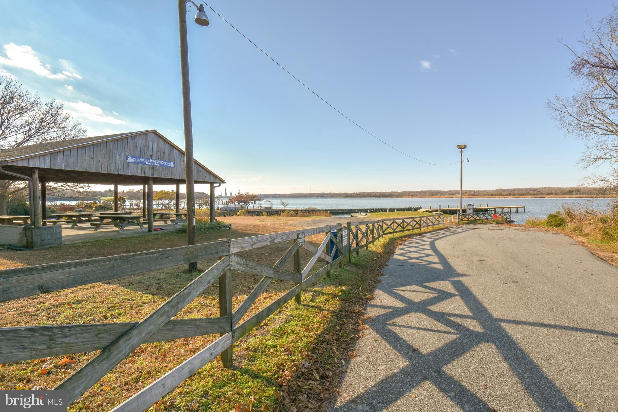 HOLLAND CLIFF SHORES - Residential Lease