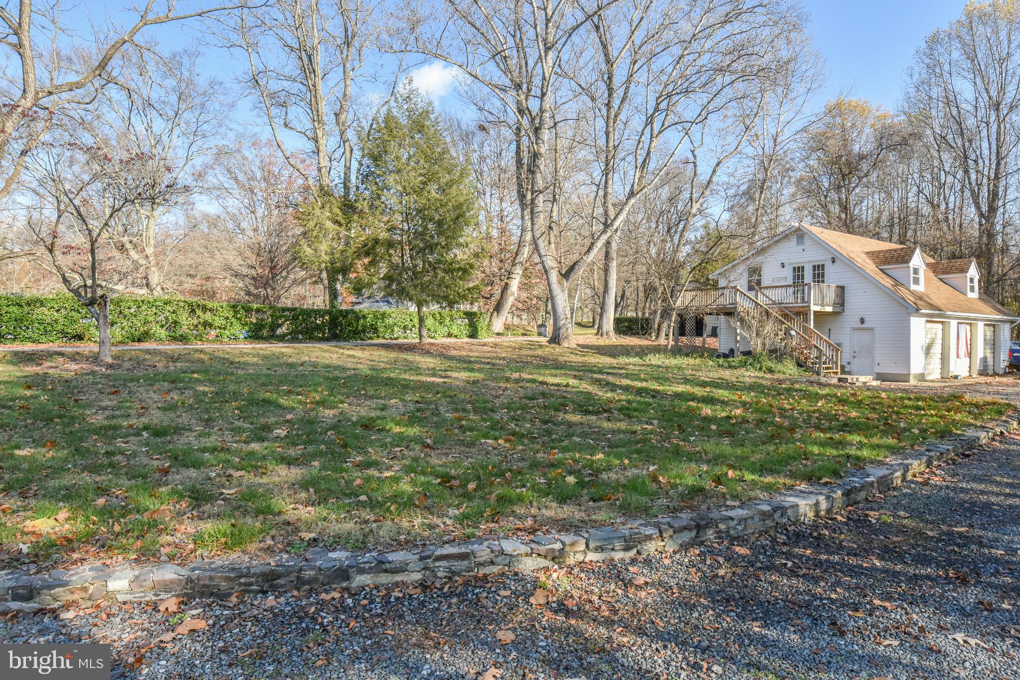 HOLLAND CLIFF SHORES - Residential Lease