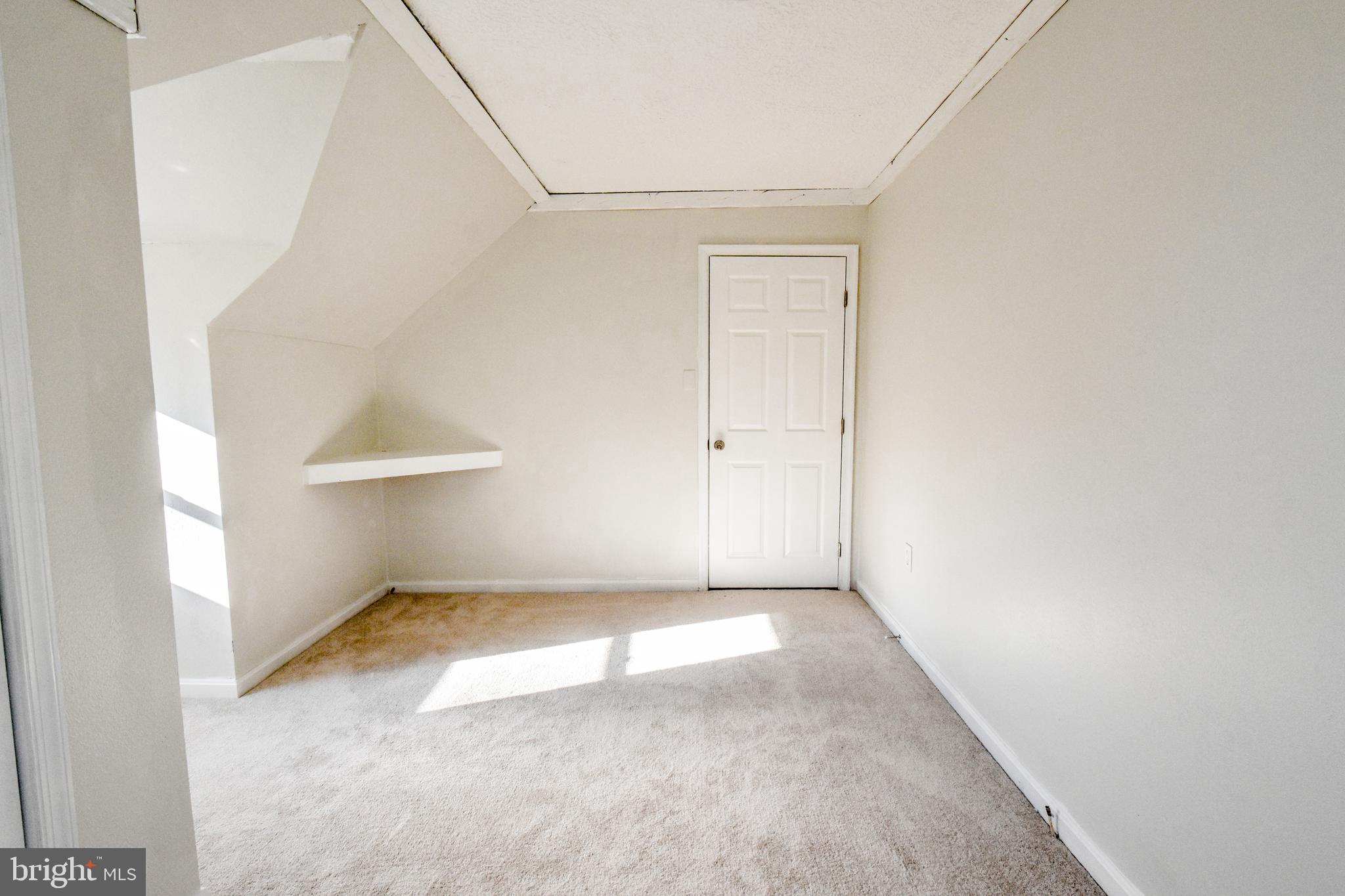 HOLLAND CLIFF SHORES - Residential Lease