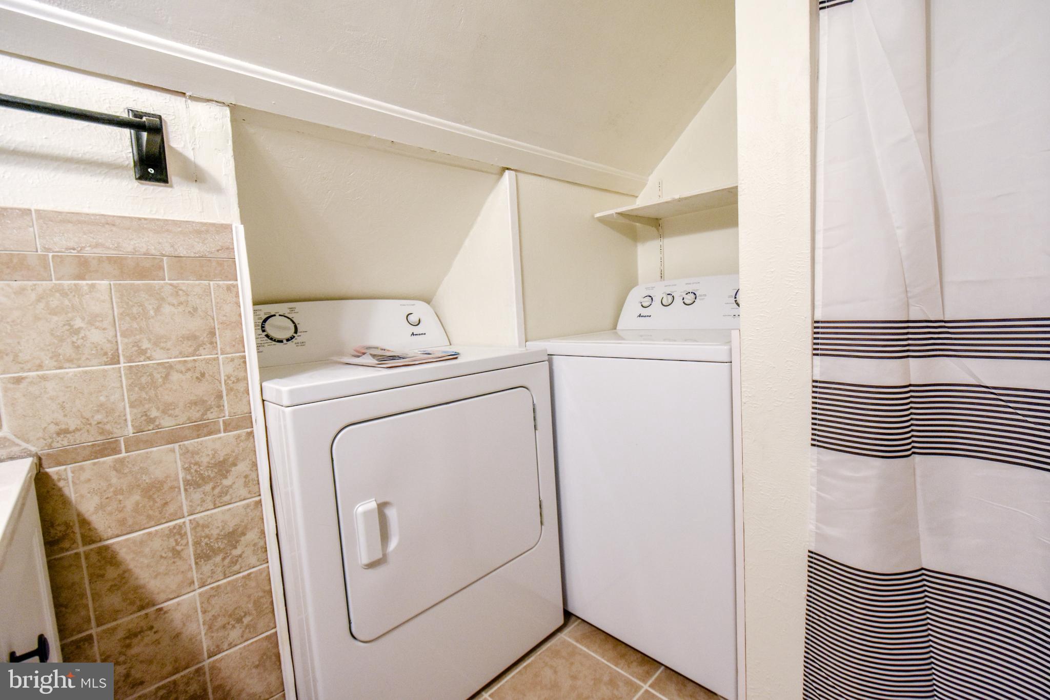 HOLLAND CLIFF SHORES - Residential Lease