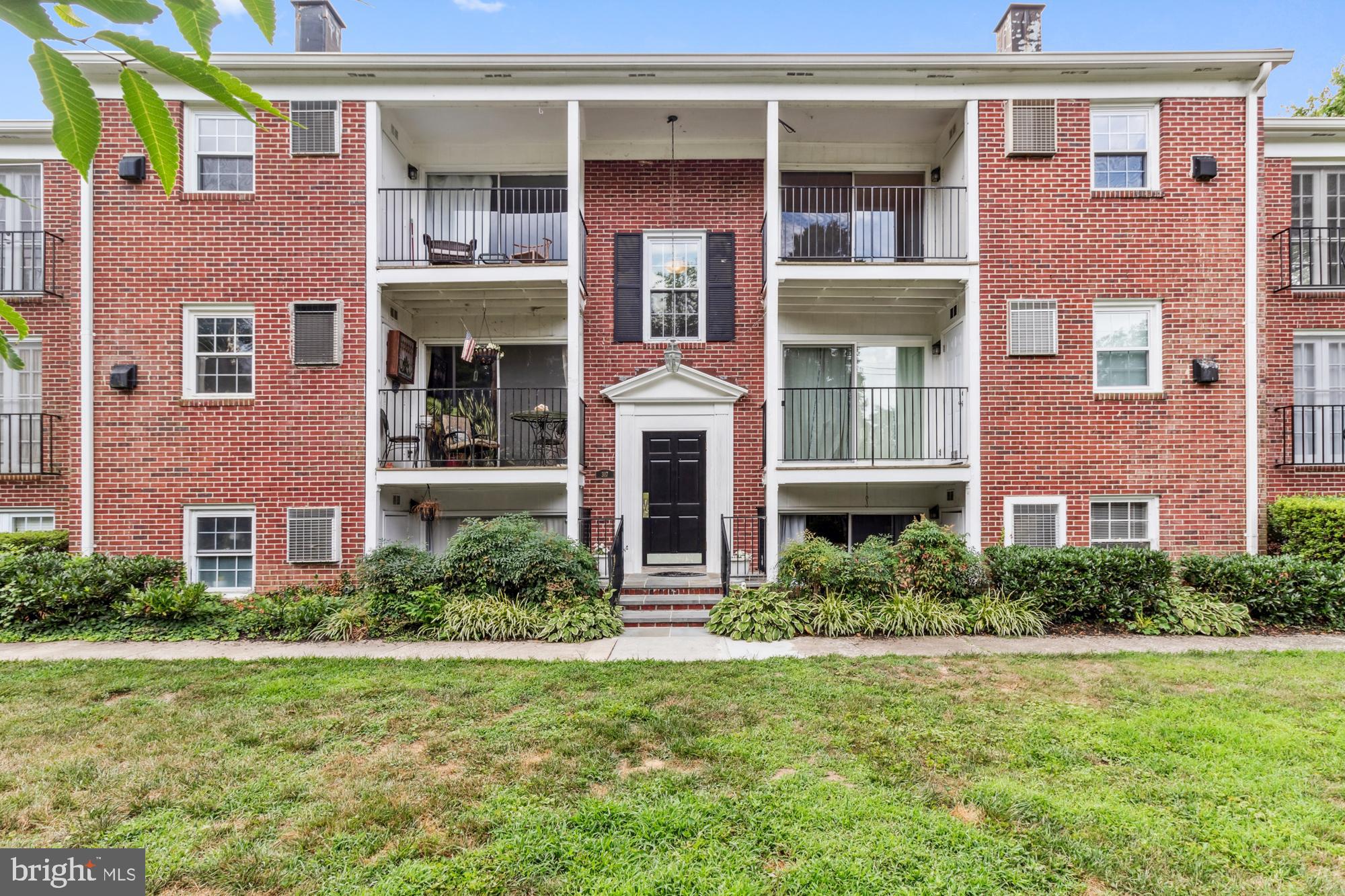 HOMELAND SOUTHWAY - Residential
