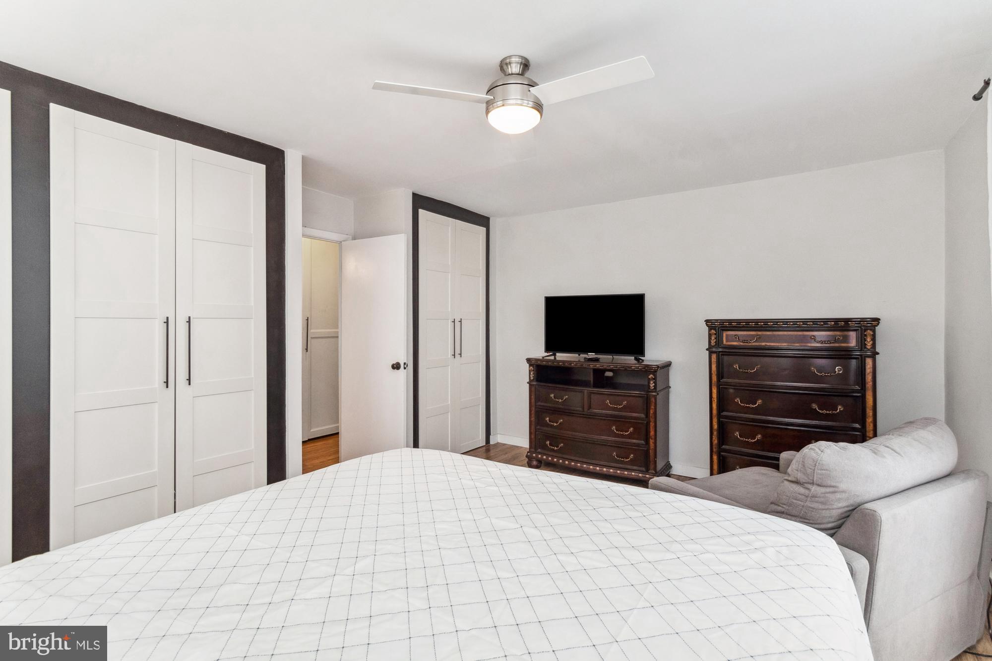 HOMELAND SOUTHWAY - Residential