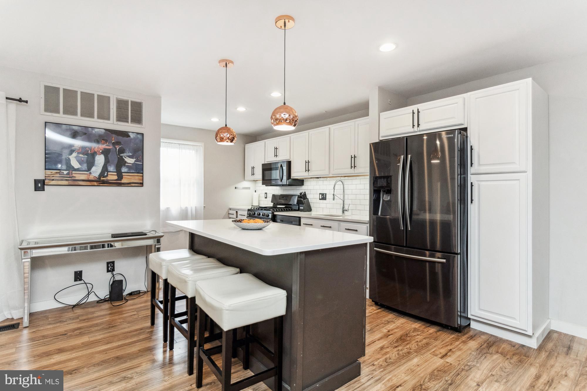 HOMELAND SOUTHWAY - Residential