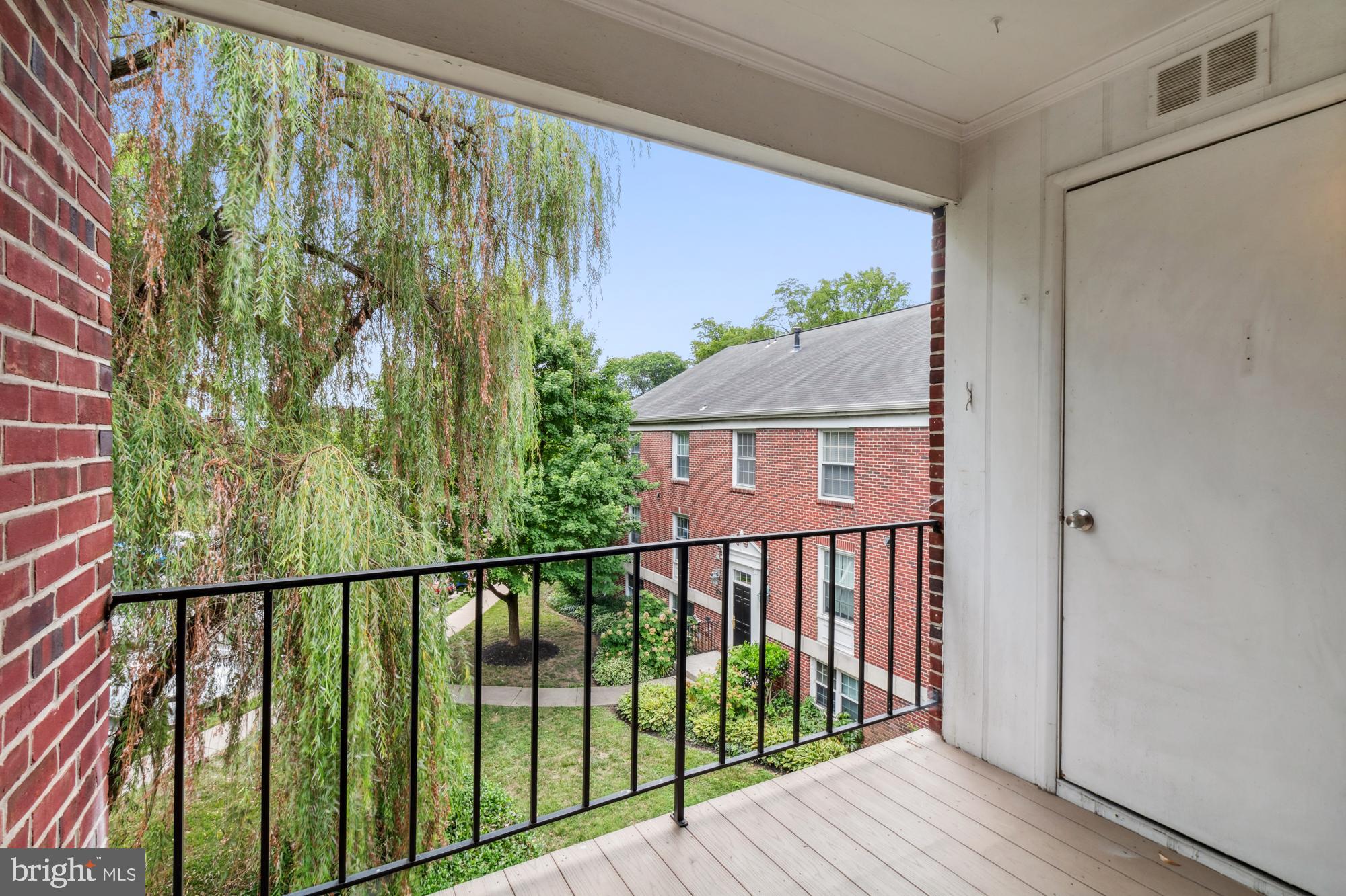 HOMELAND SOUTHWAY - Residential