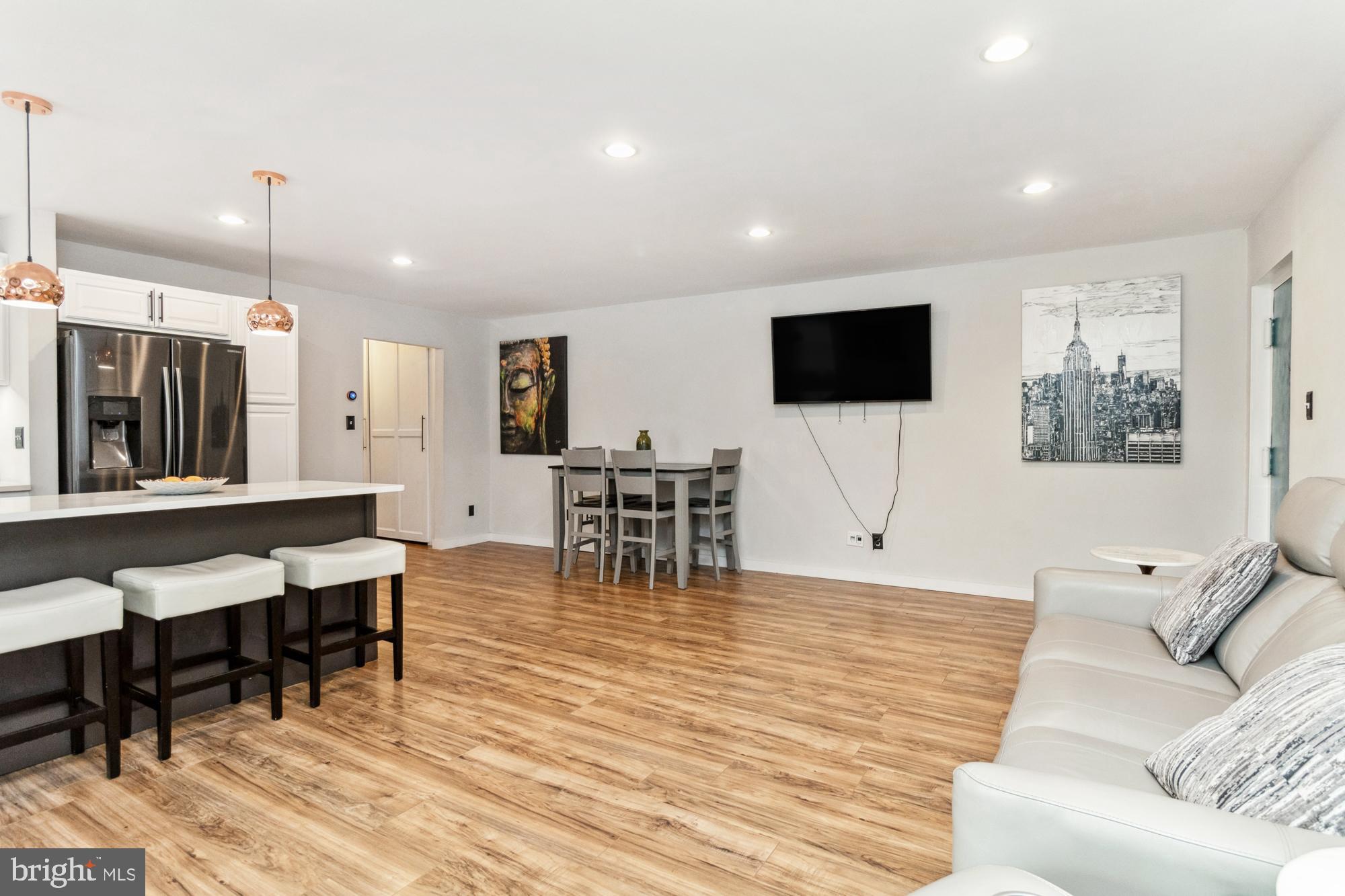 HOMELAND SOUTHWAY - Residential