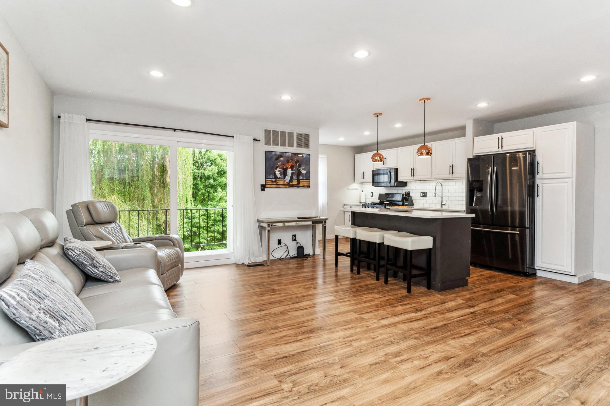 HOMELAND SOUTHWAY - Residential