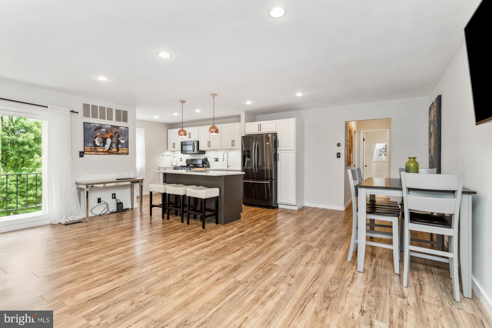 HOMELAND SOUTHWAY - Residential