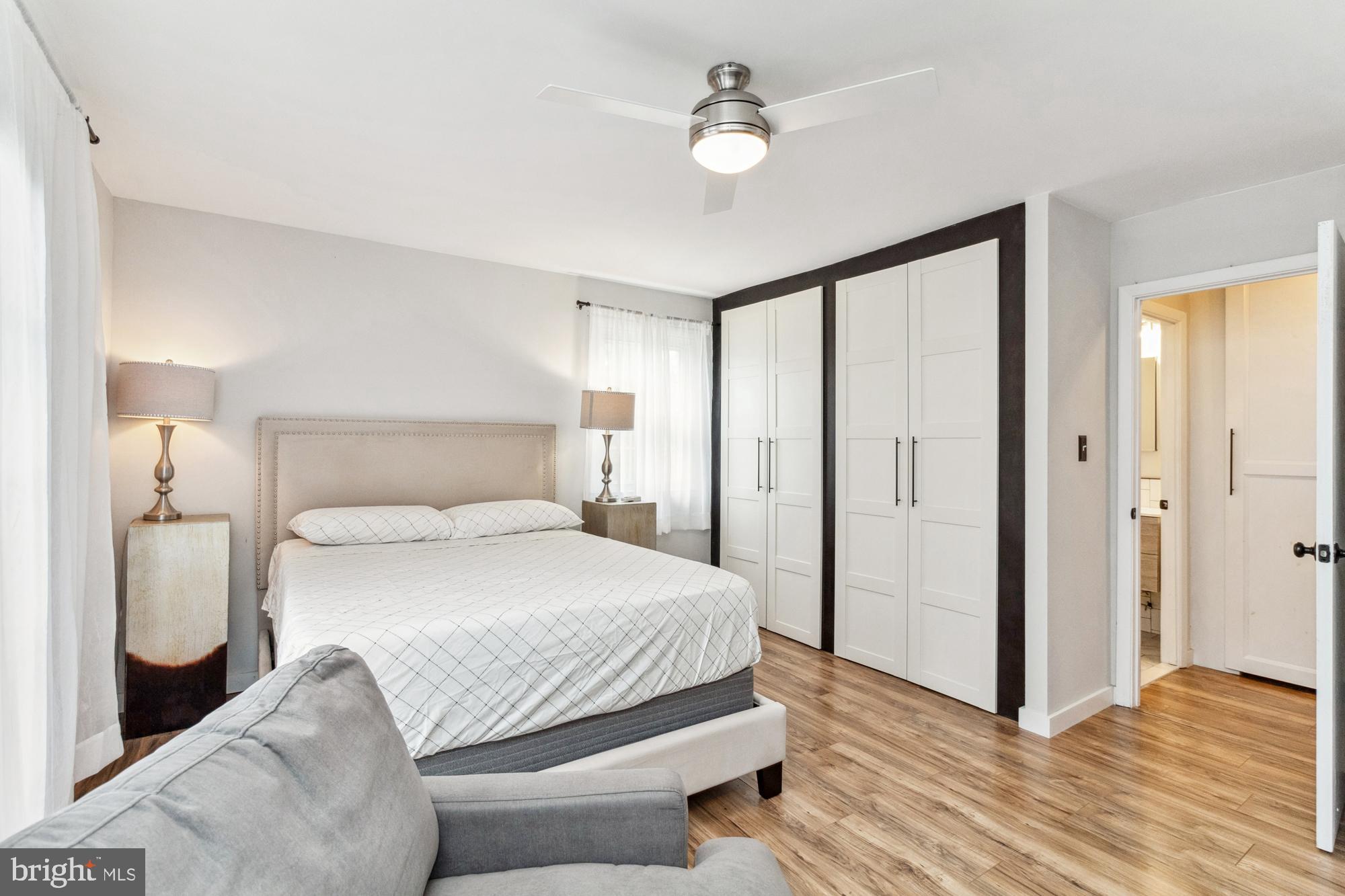 HOMELAND SOUTHWAY - Residential