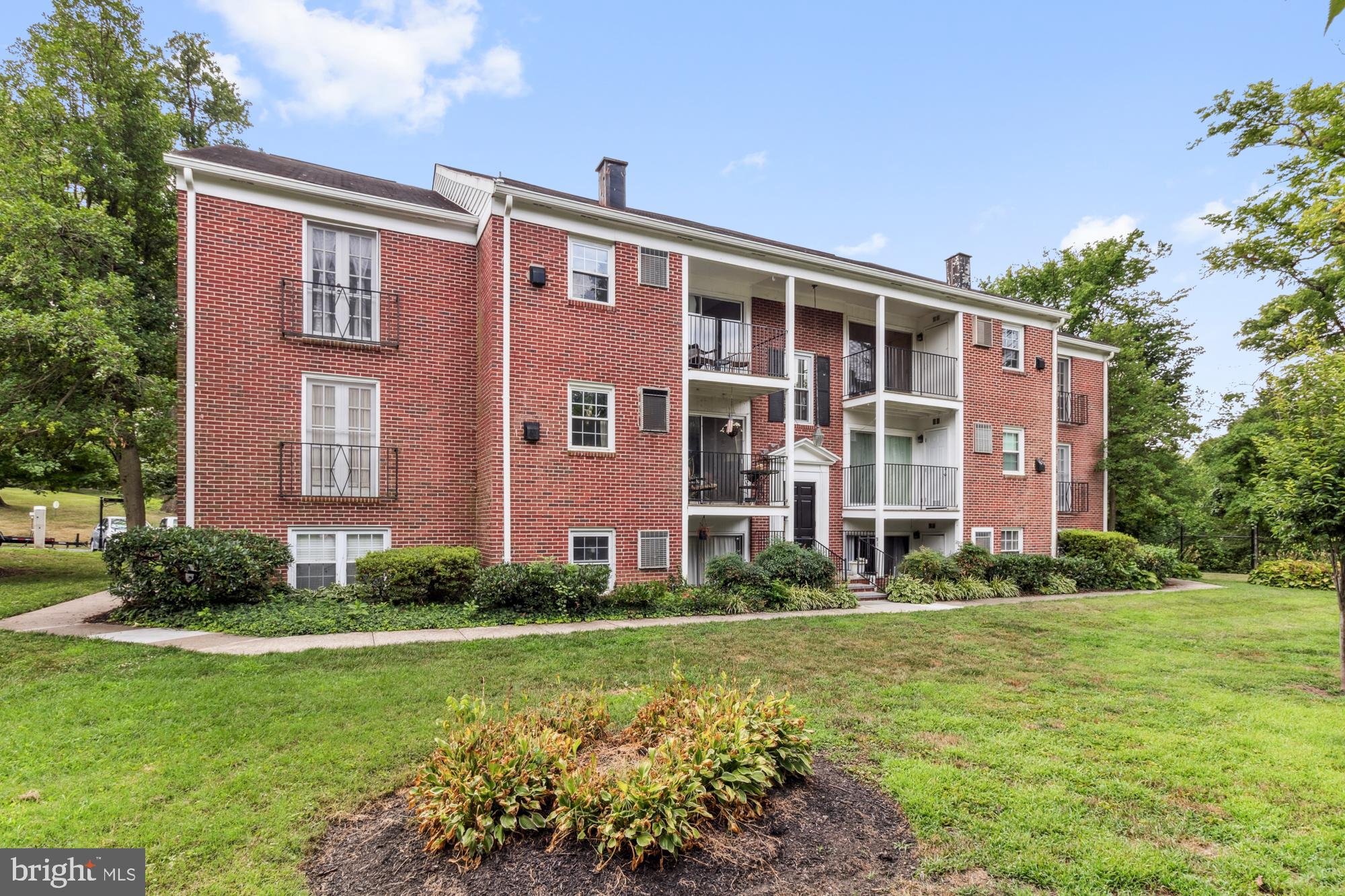 HOMELAND SOUTHWAY - Residential