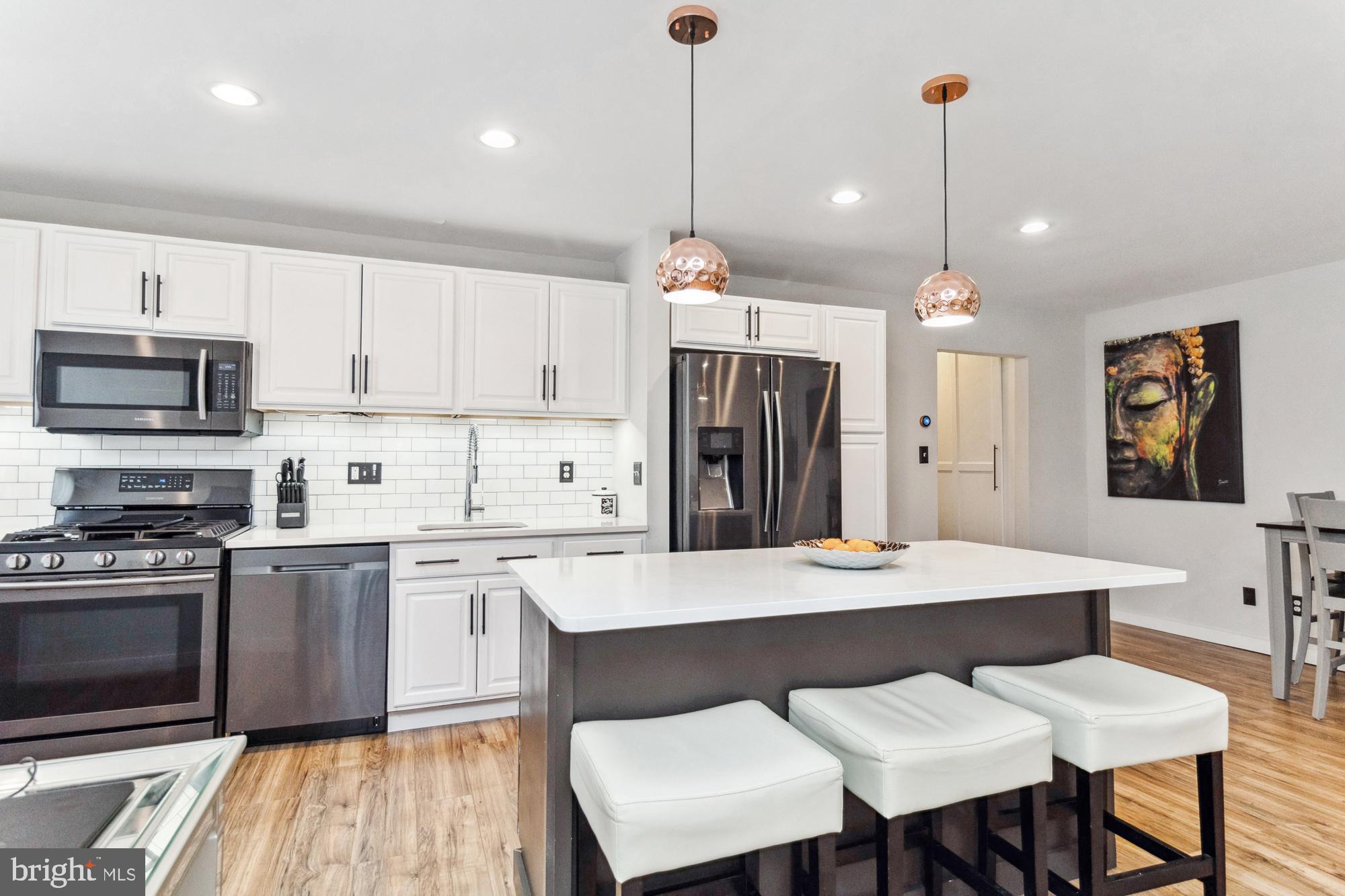 HOMELAND SOUTHWAY - Residential