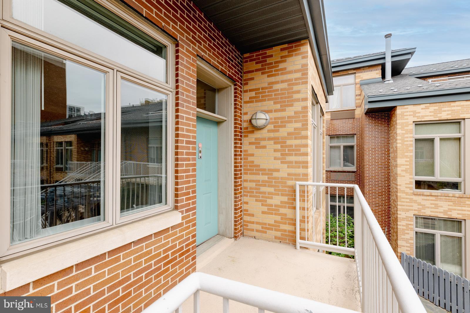 1900 HAMILTON STREET D6