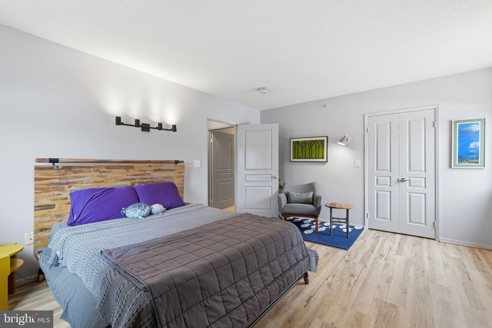 CRESCENT PLAZA - Residential