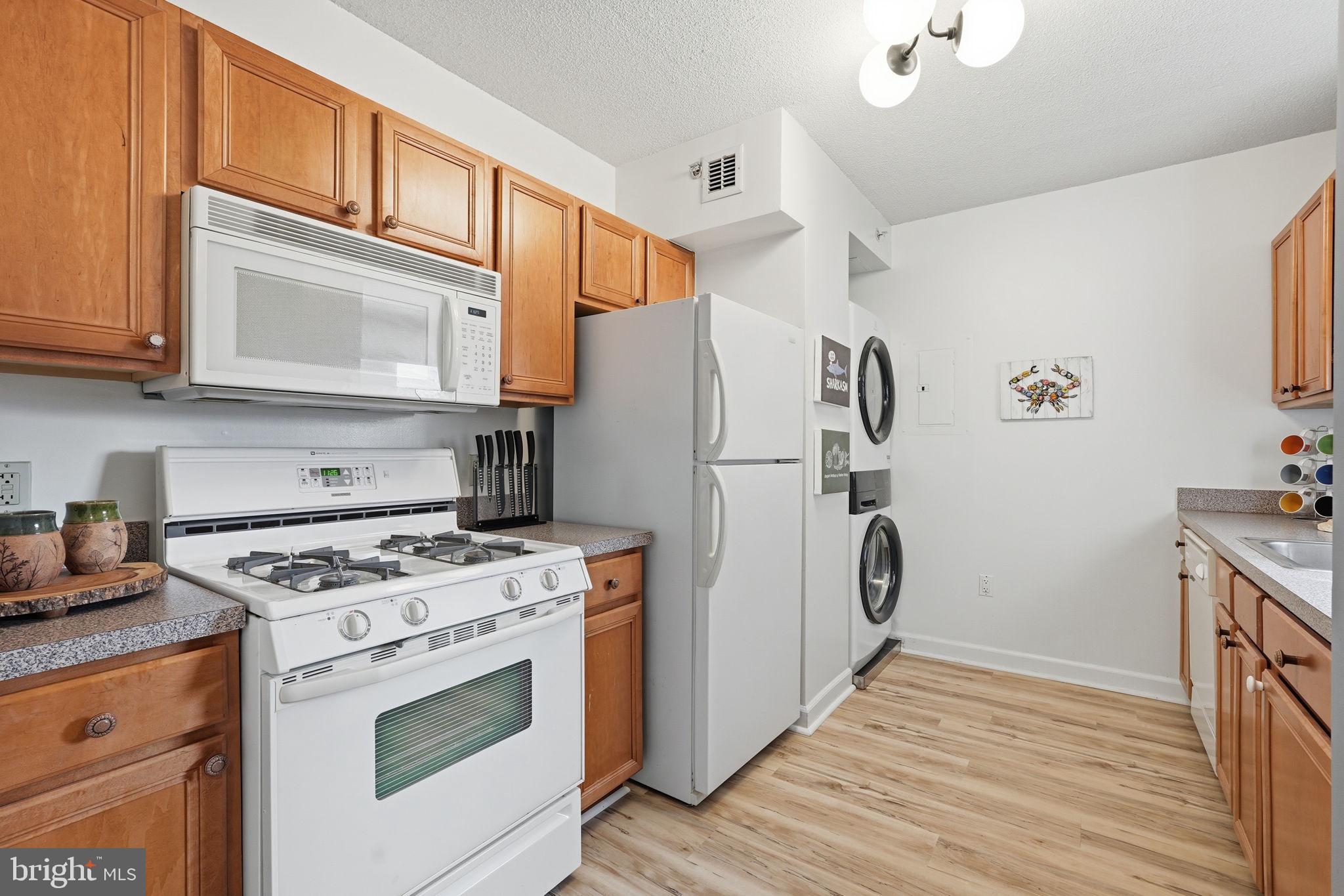 CRESCENT PLAZA - Residential