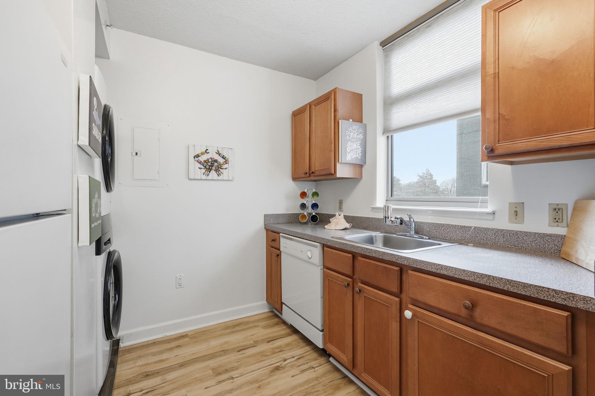 CRESCENT PLAZA - Residential