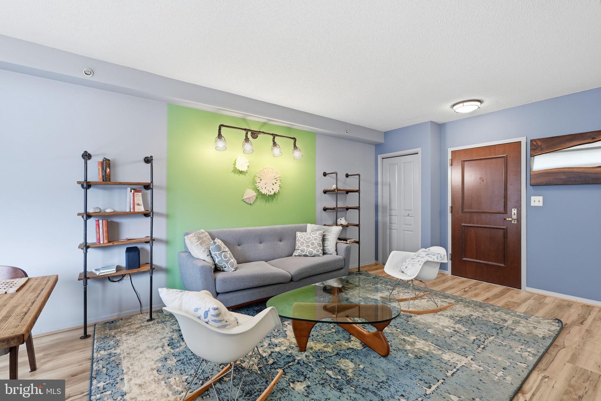 CRESCENT PLAZA - Residential