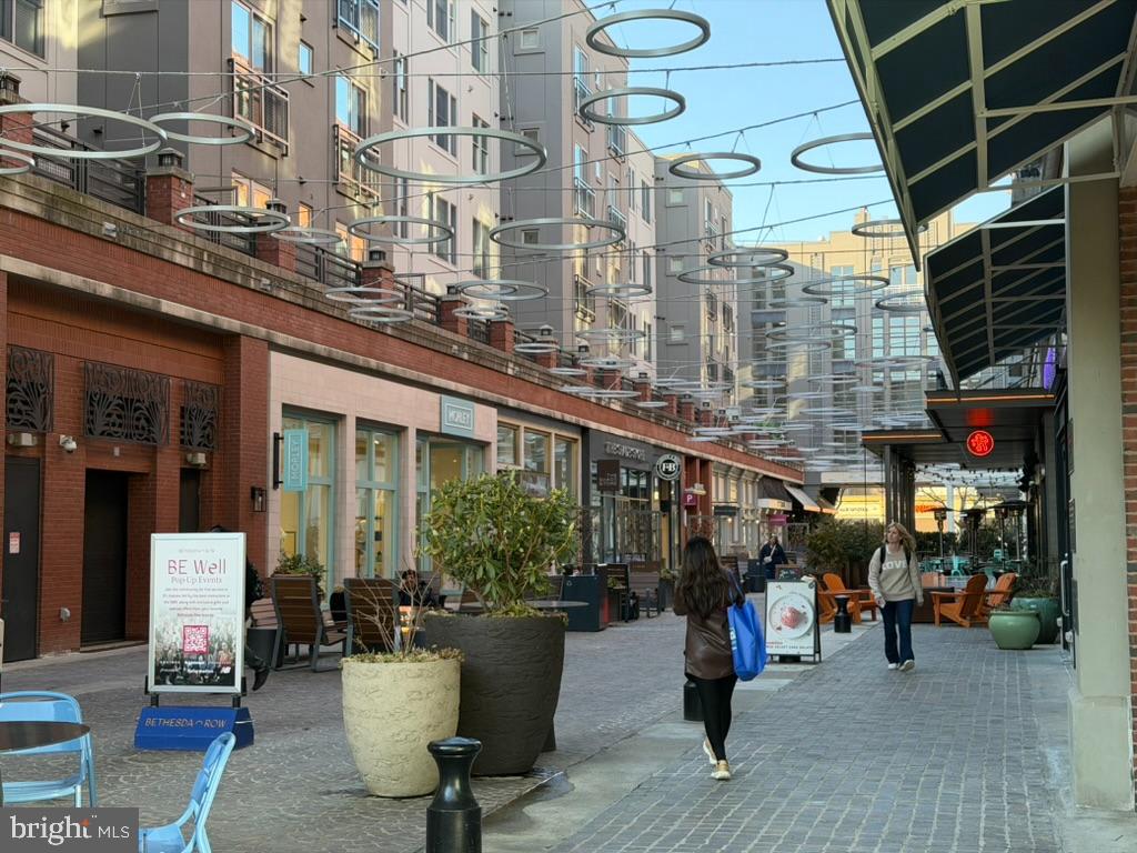 CRESCENT PLAZA - Residential