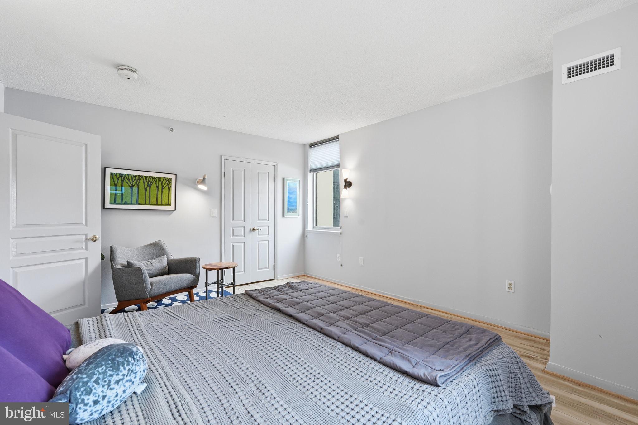 CRESCENT PLAZA - Residential