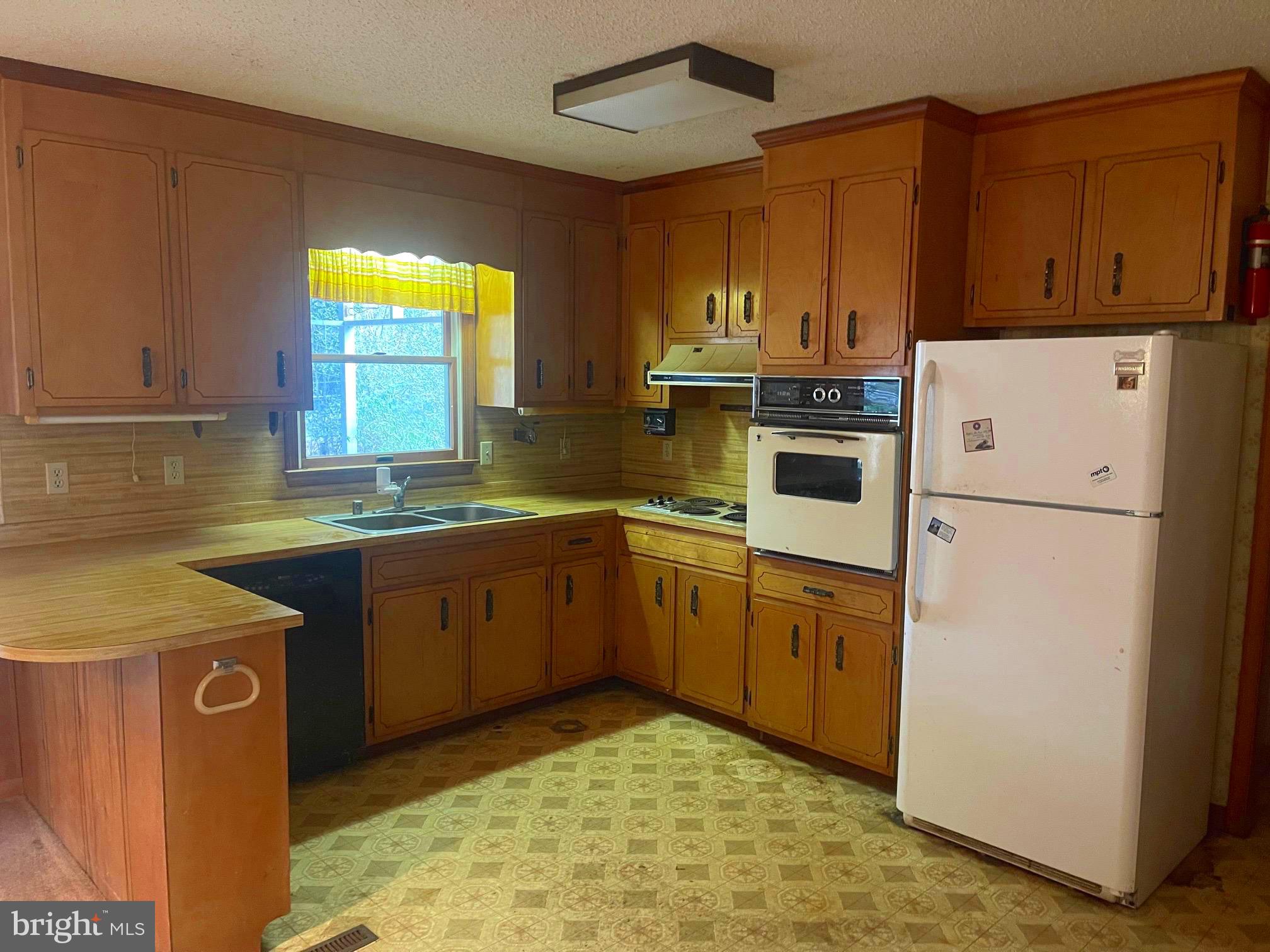 BANKS HARBOR RETREAT - Residential