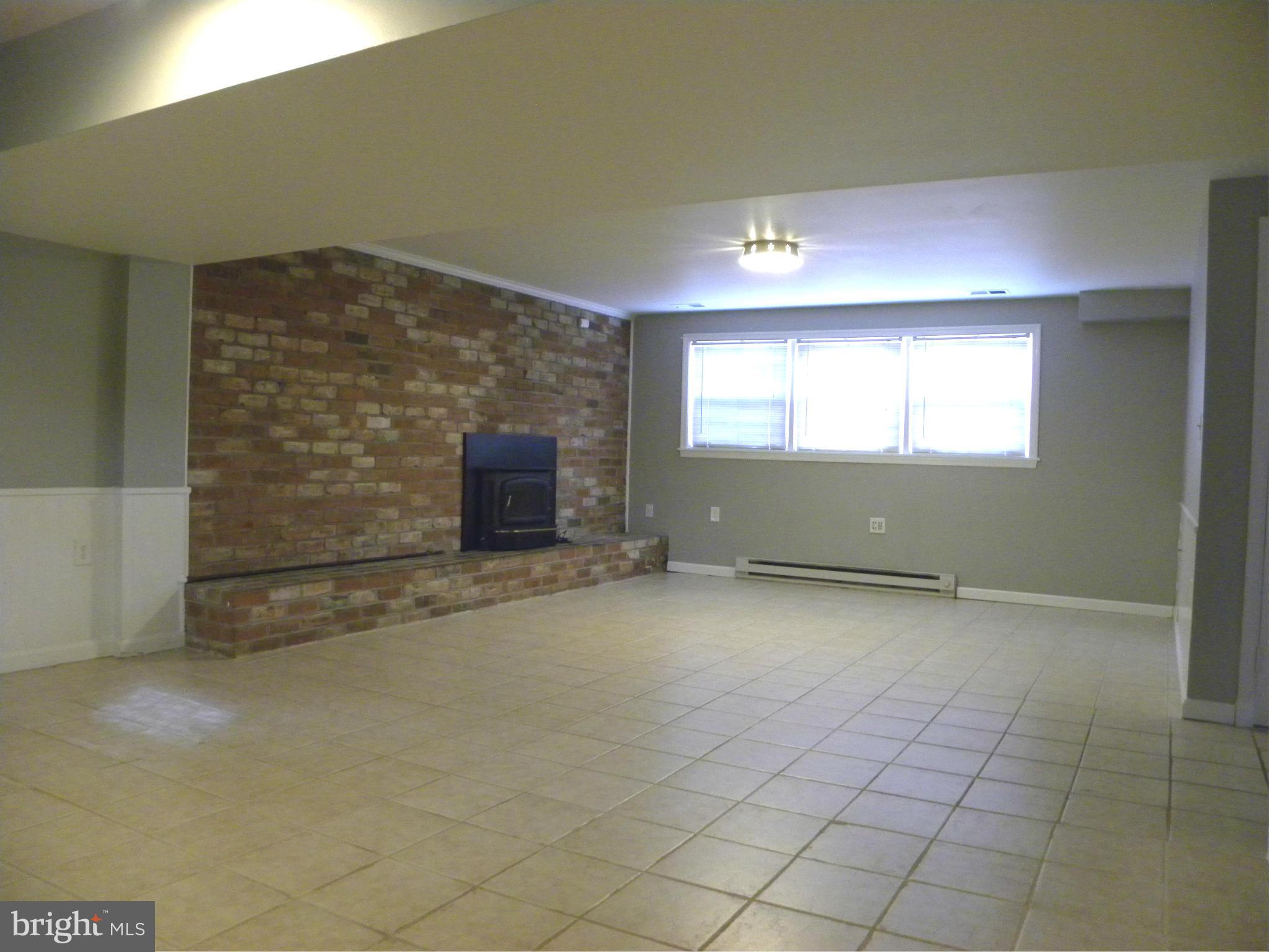 AYRLEE - Residential Lease