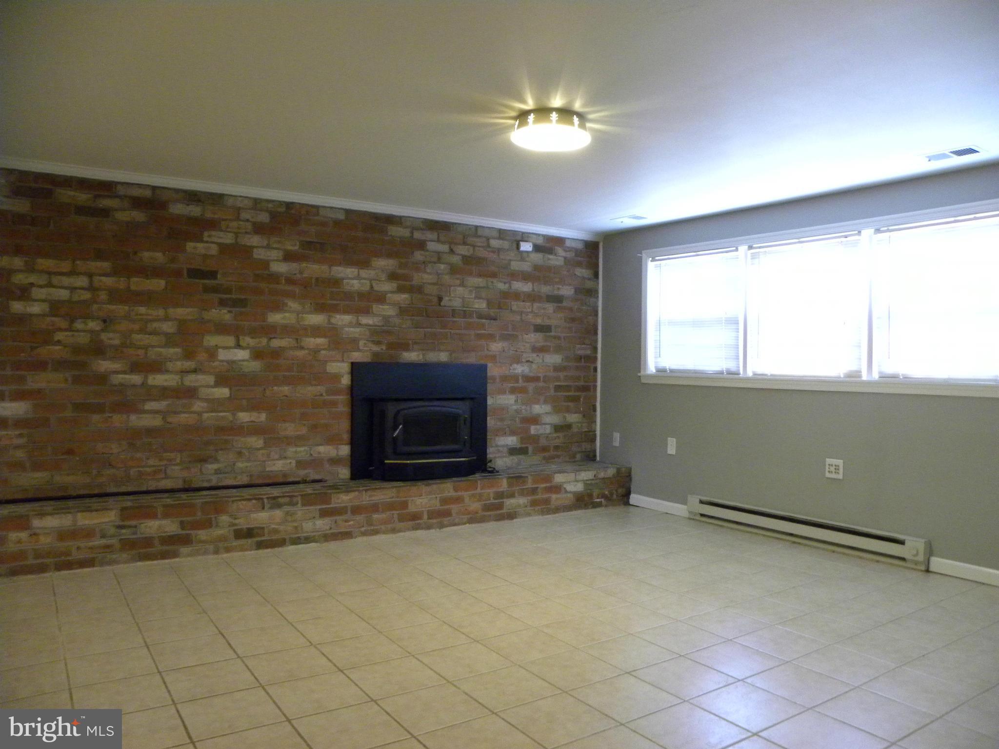 AYRLEE - Residential Lease