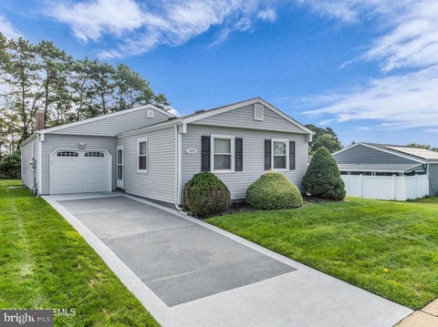 Photo of 193 Torrey Pines Drive, TOMS RIVER, NJ 08757 (MLS # NJOC2045284)