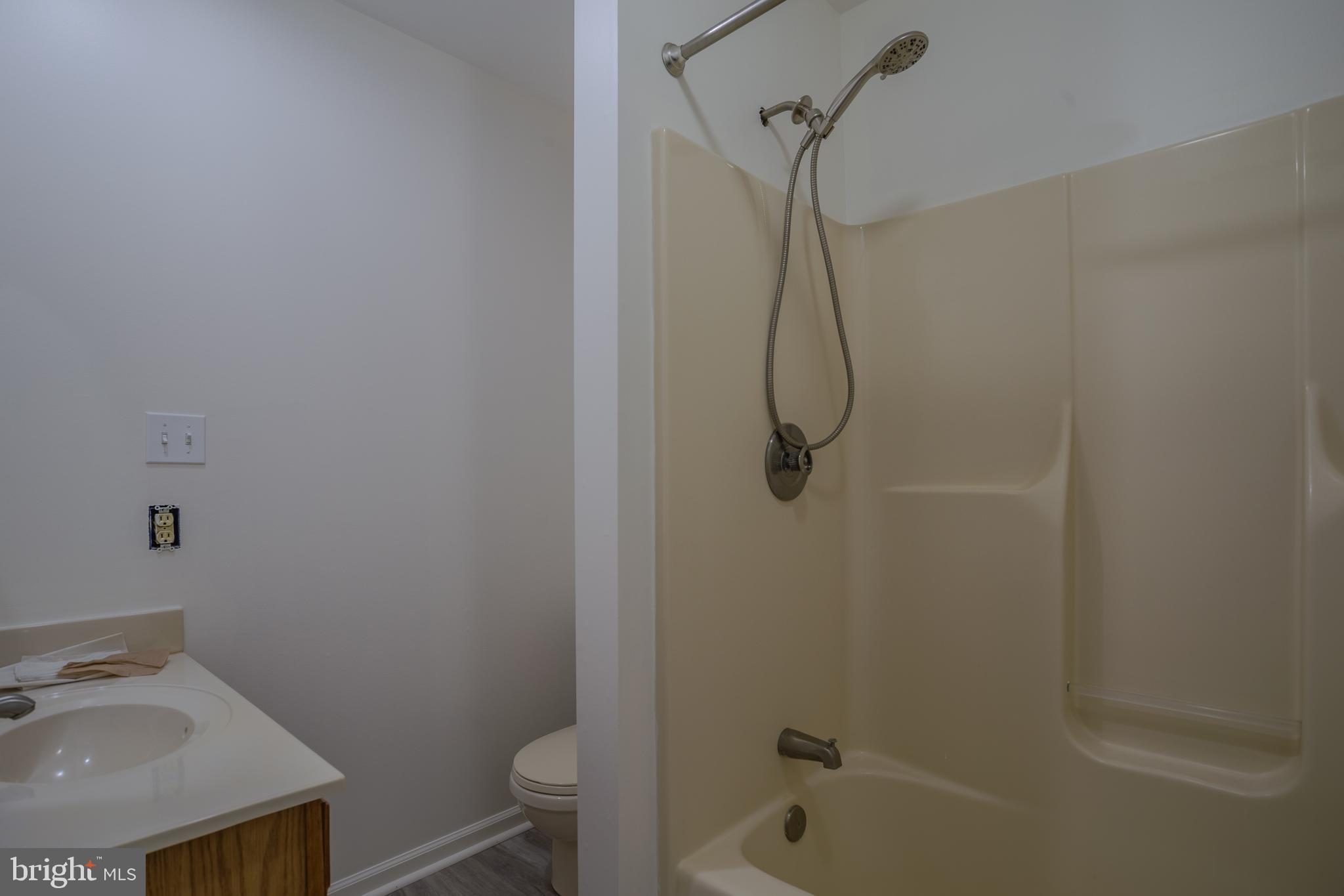 SHANNONDALE - Residential Lease