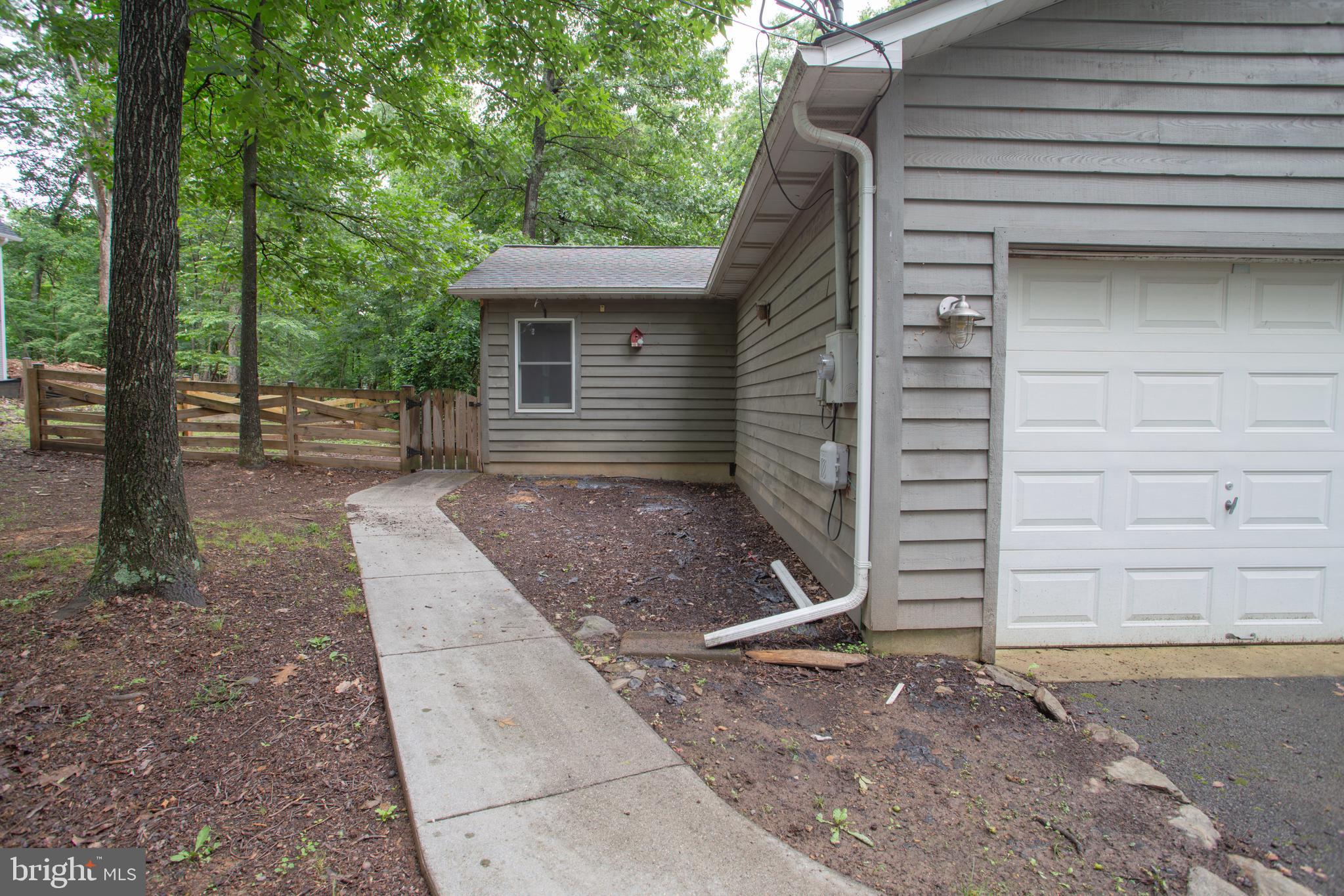 SHANNONDALE - Residential Lease