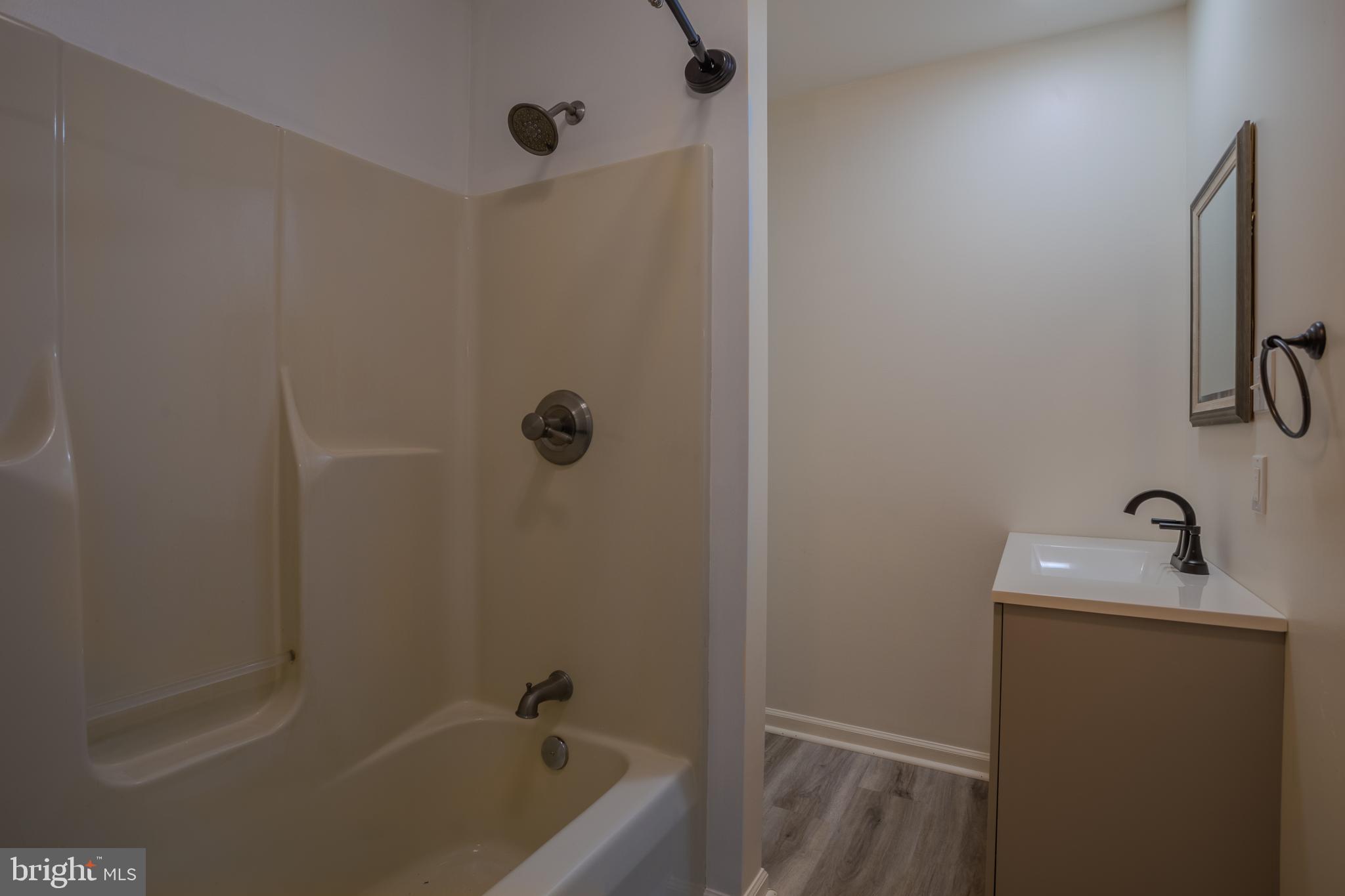 SHANNONDALE - Residential Lease