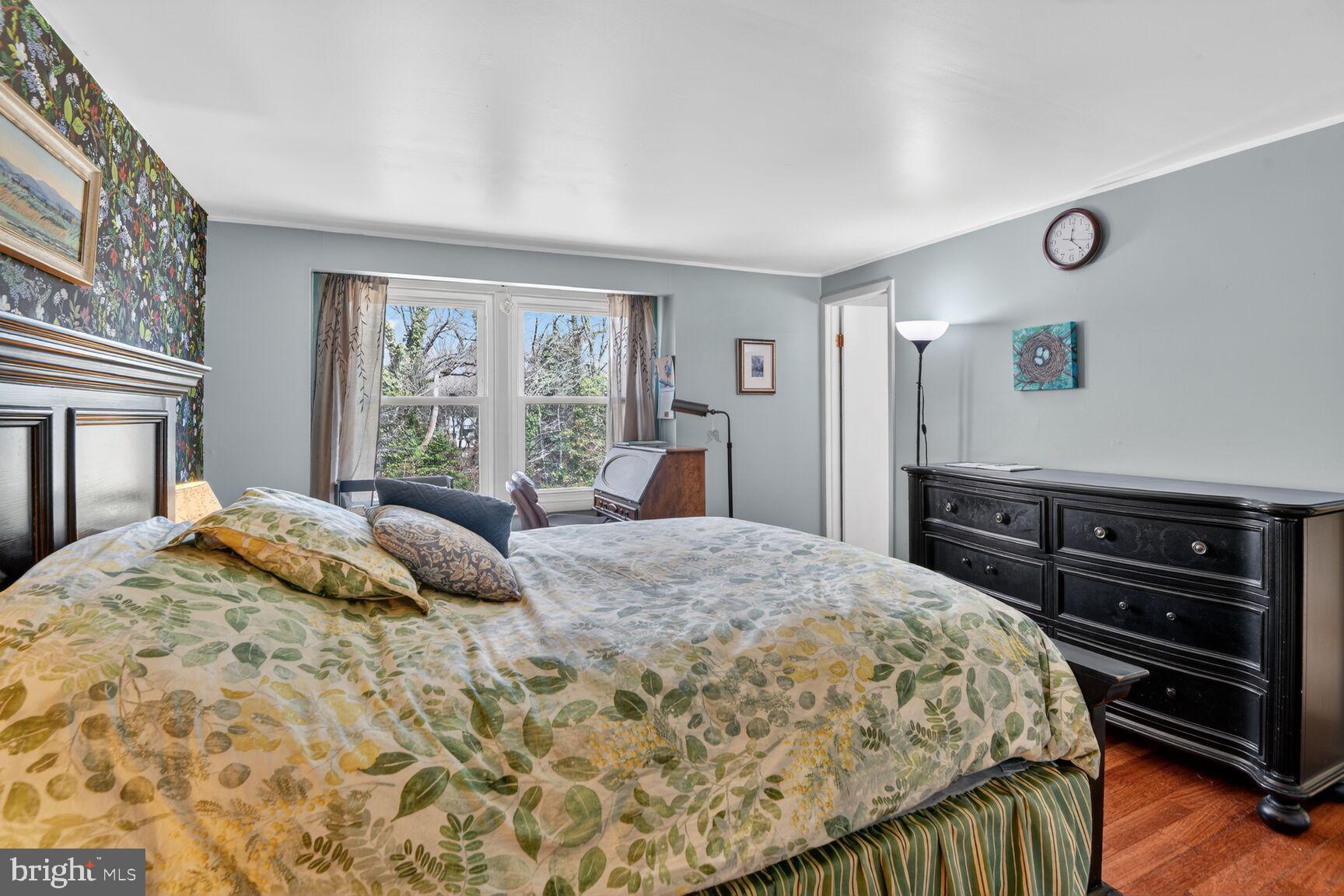 BAY HILLS - Residential