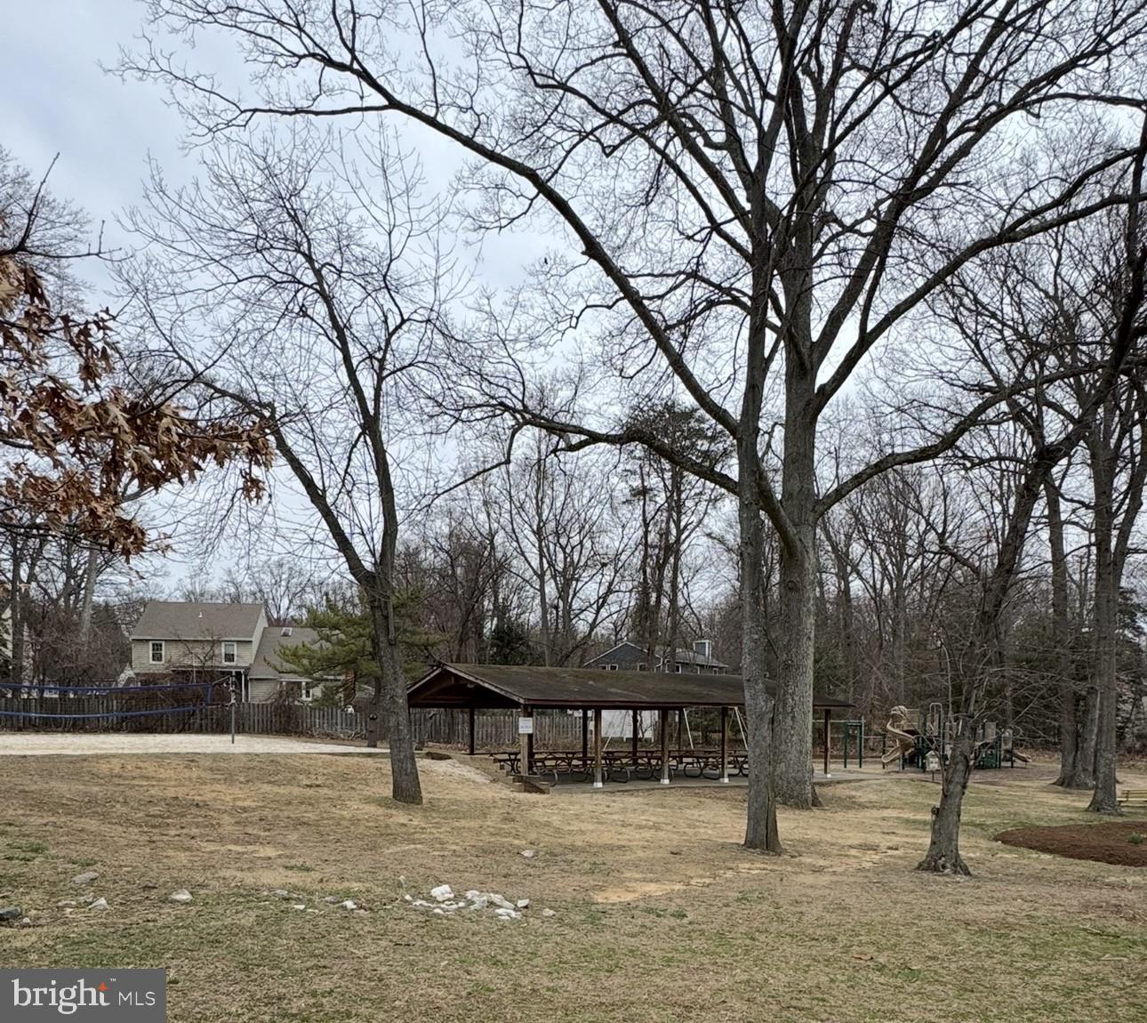 BAY HILLS - Residential