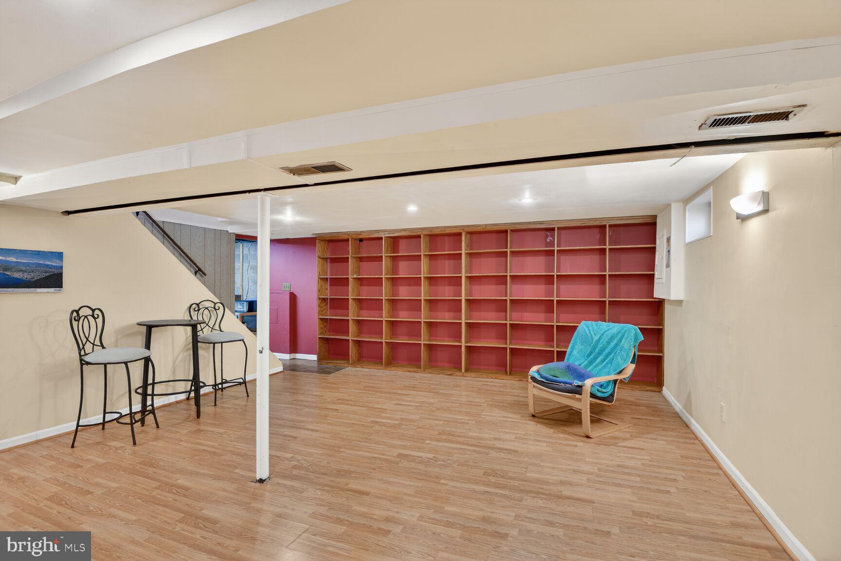 BAY HILLS - Residential