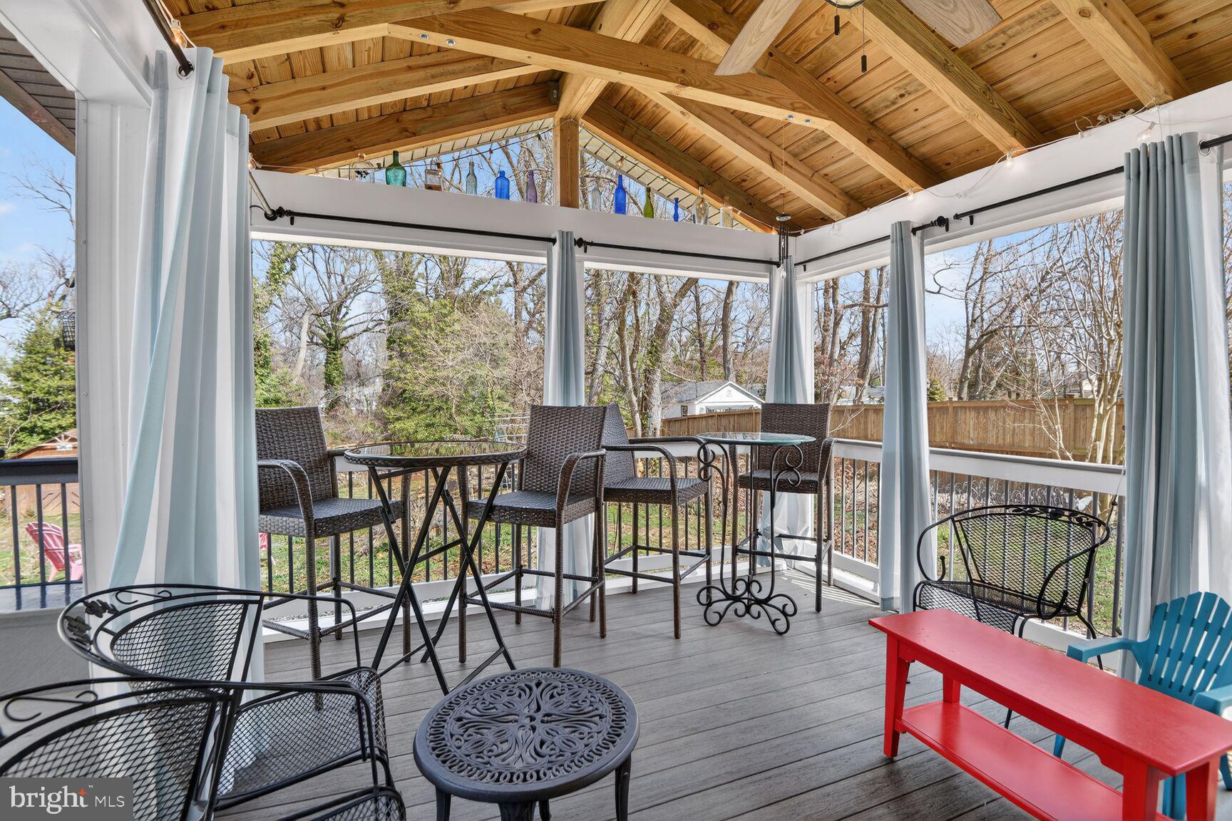 BAY HILLS - Residential