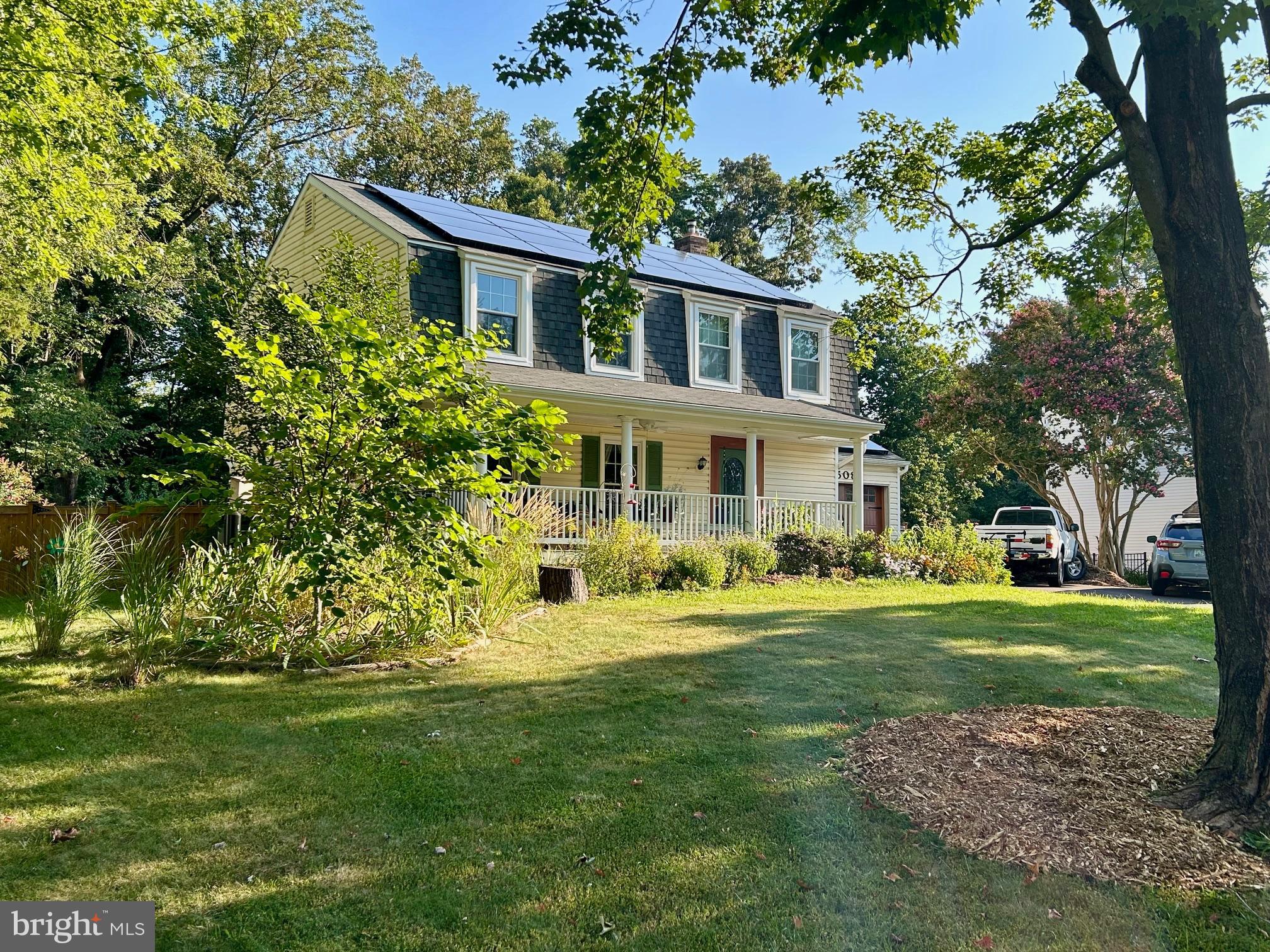 BAY HILLS - Residential