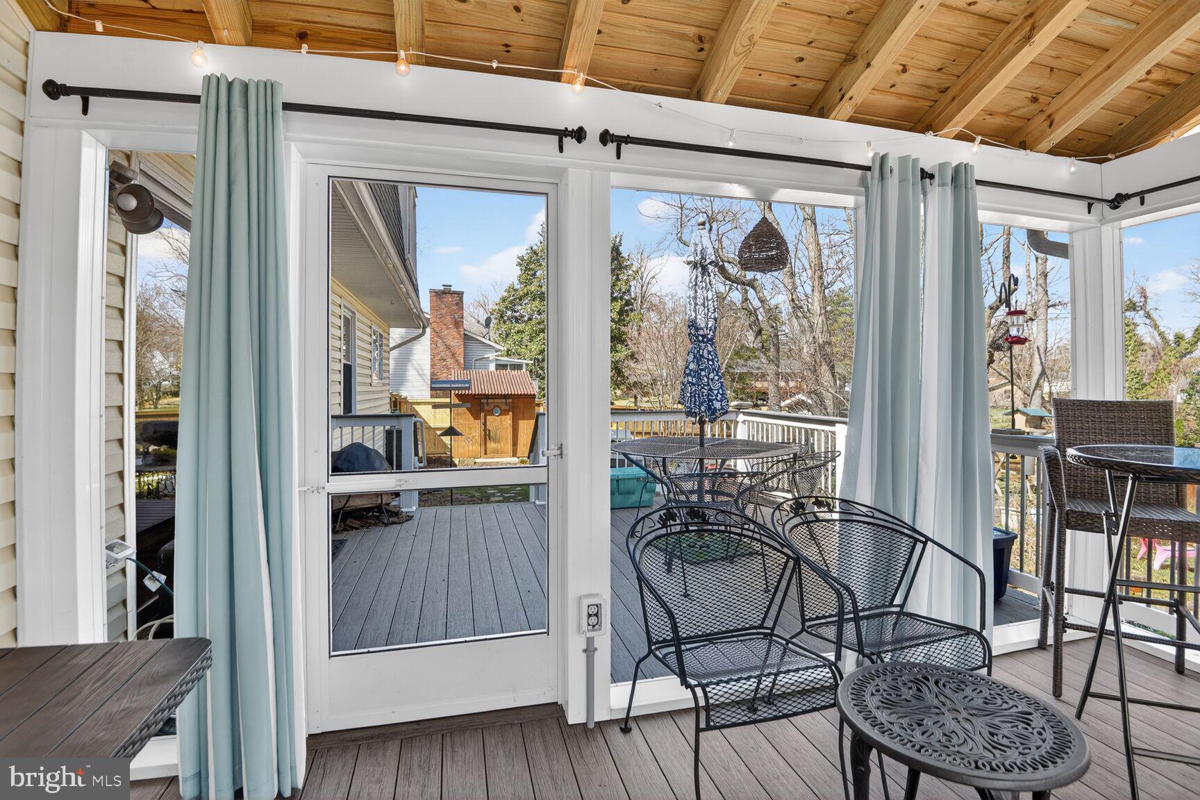 BAY HILLS - Residential