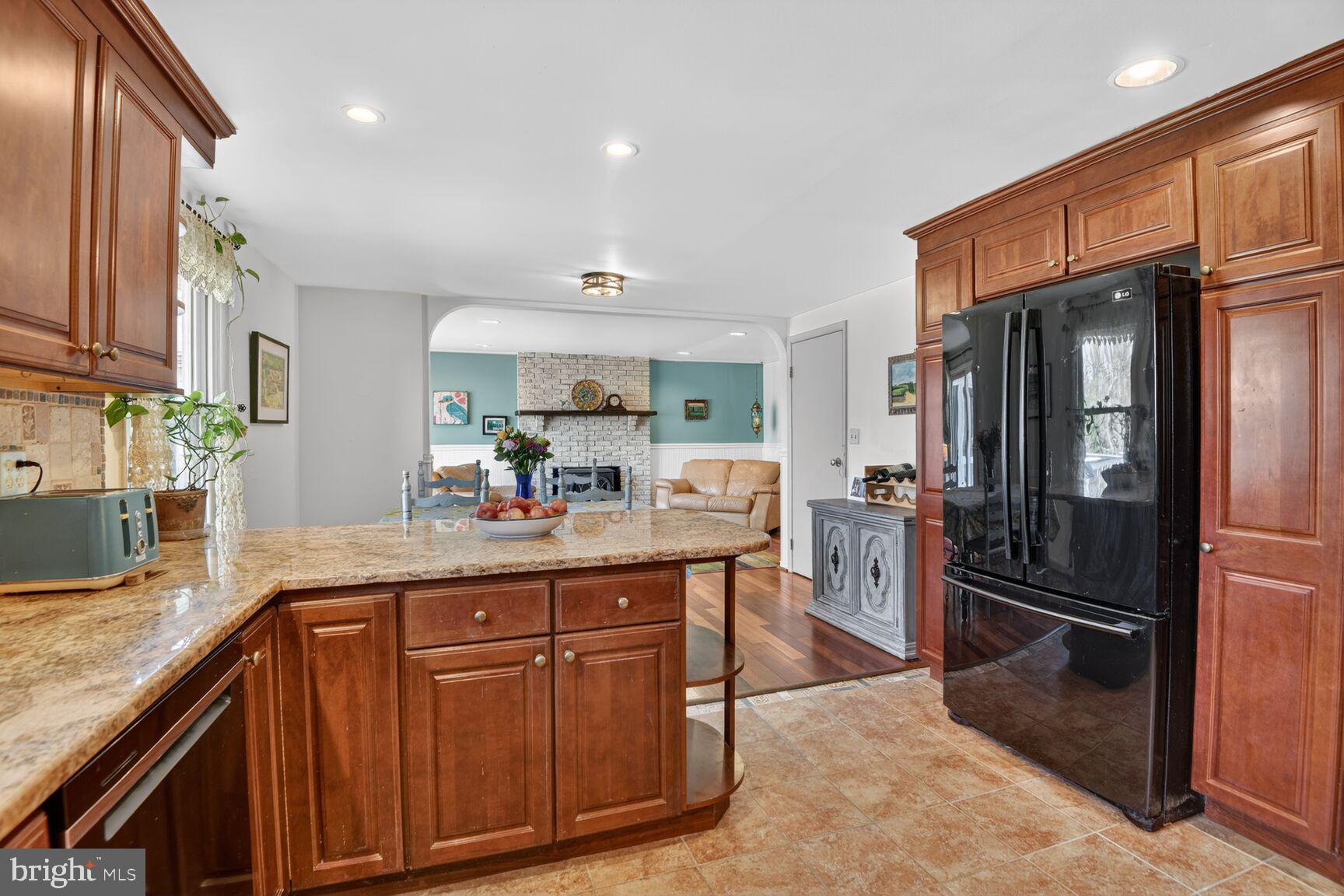 BAY HILLS - Residential