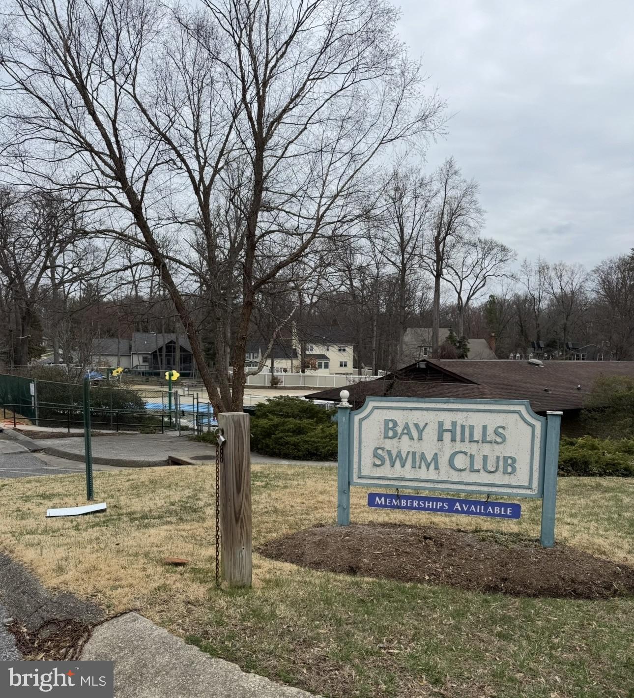 BAY HILLS - Residential