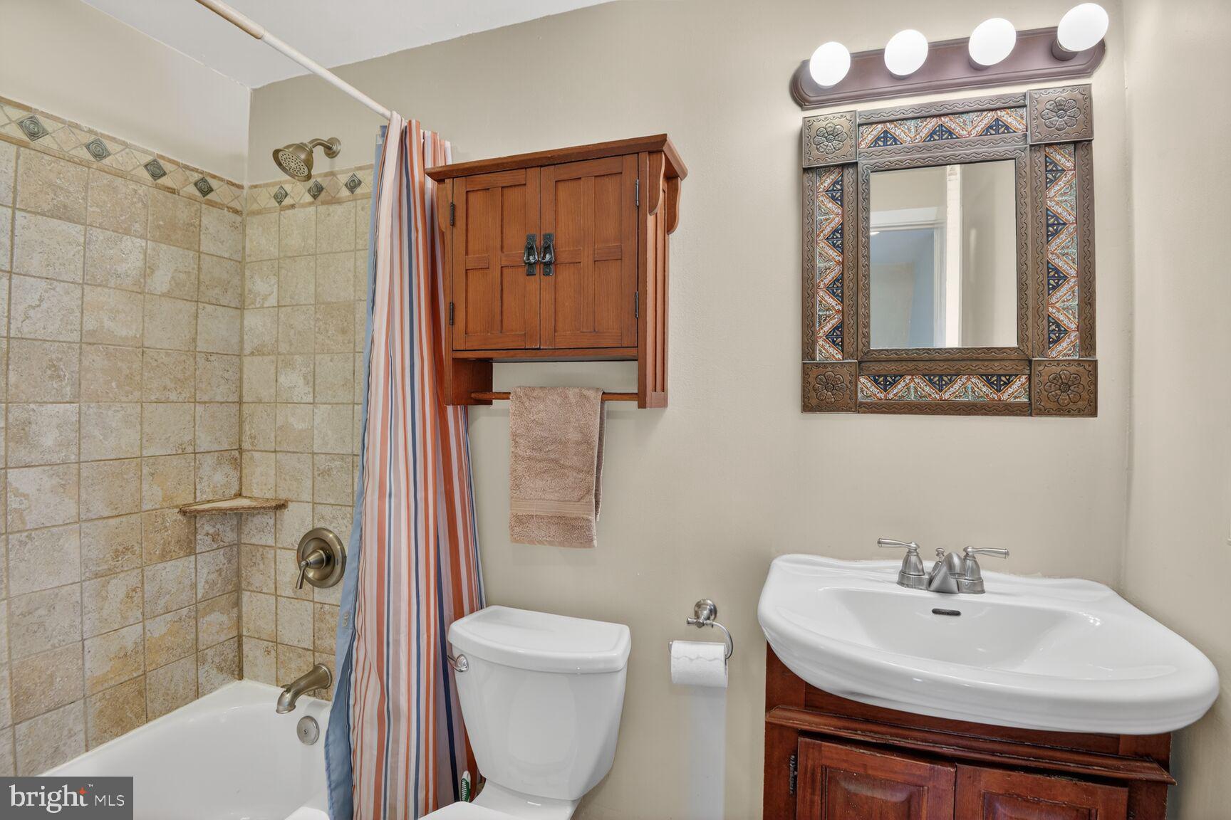 BAY HILLS - Residential