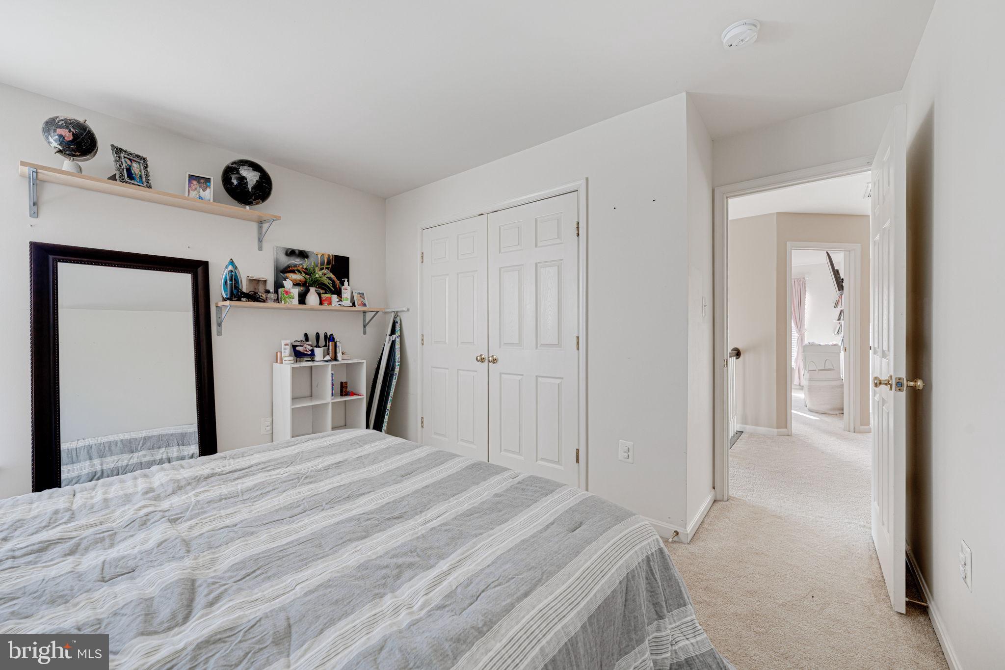 BROAD RUN OAKS - Residential