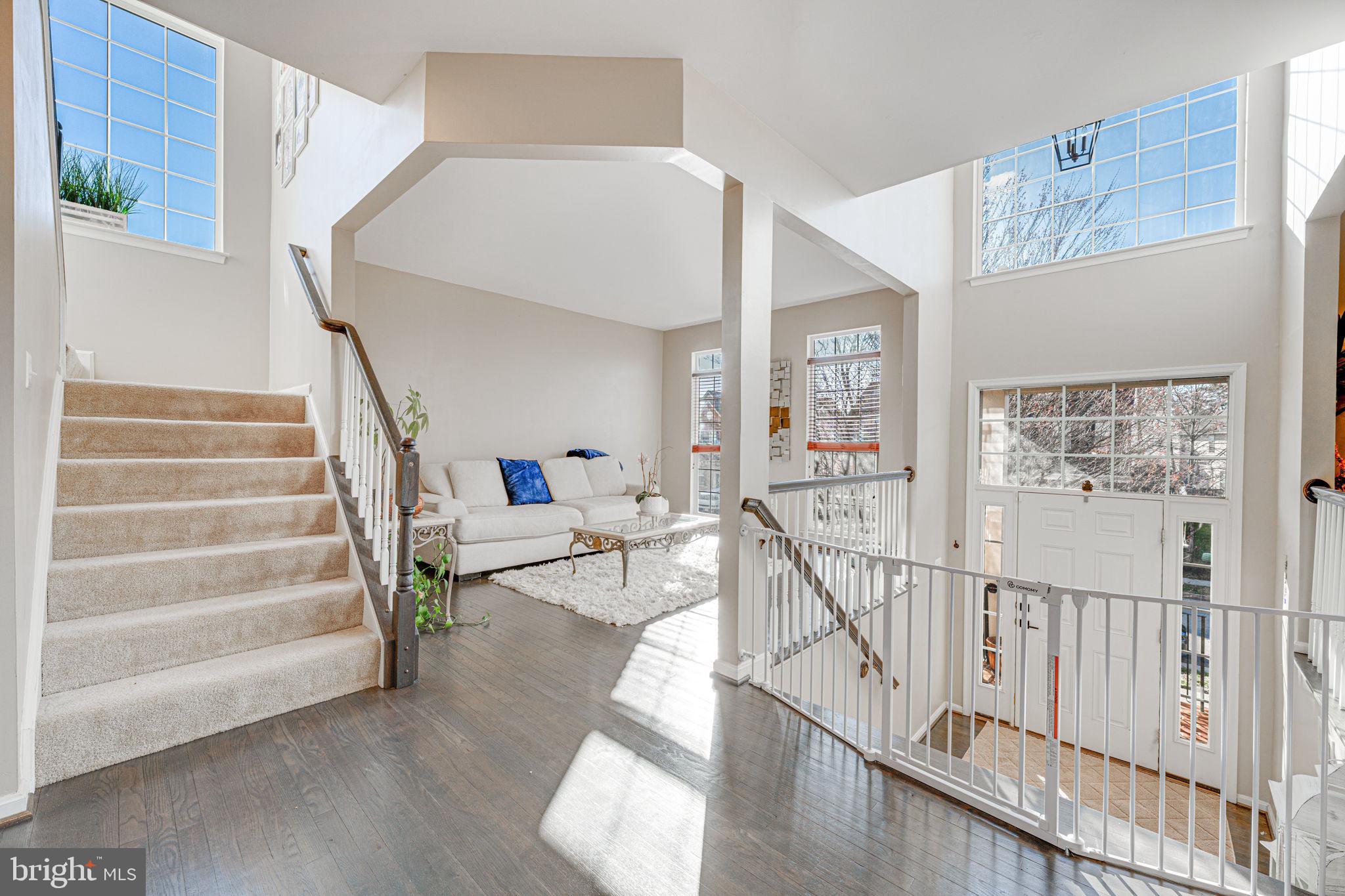 BROAD RUN OAKS - Residential