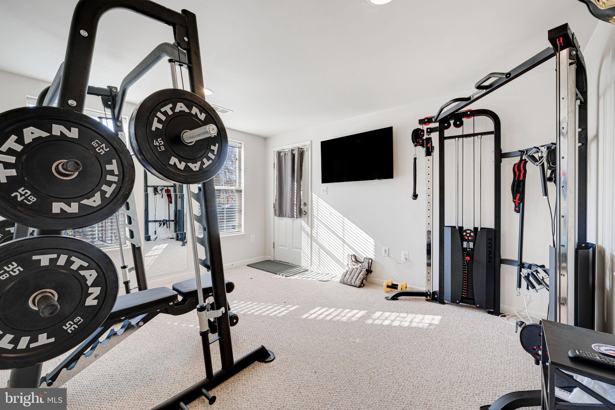 BROAD RUN OAKS - Residential