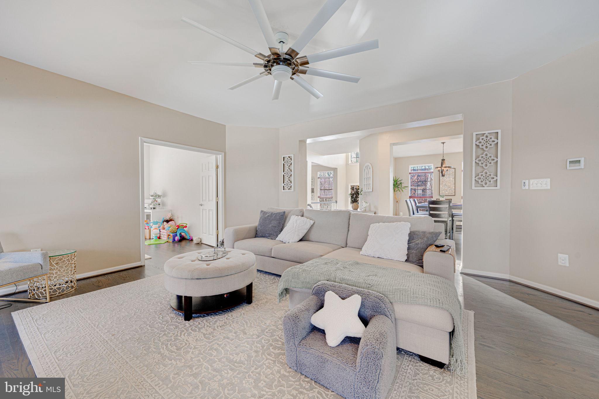 BROAD RUN OAKS - Residential