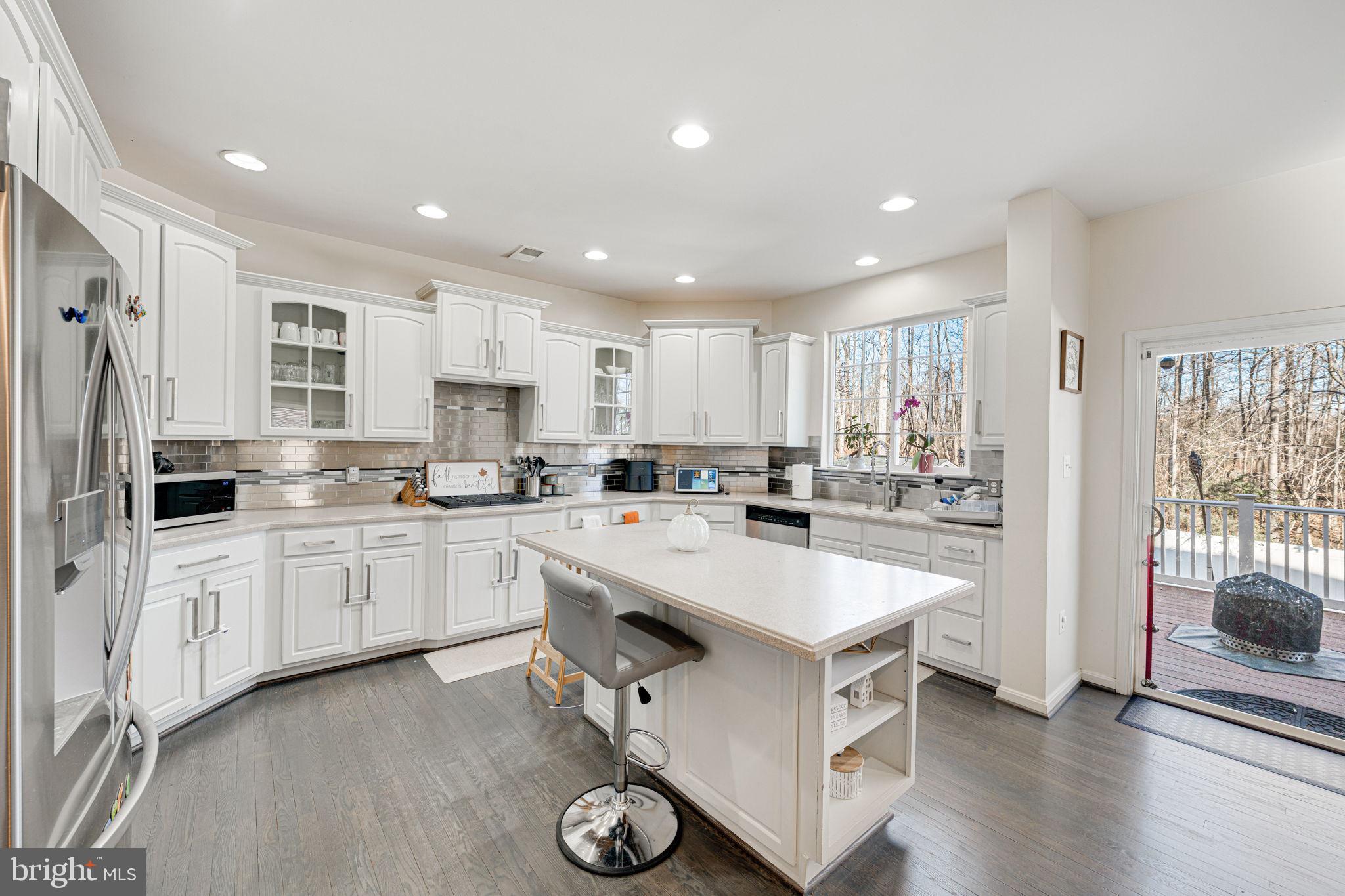 BROAD RUN OAKS - Residential