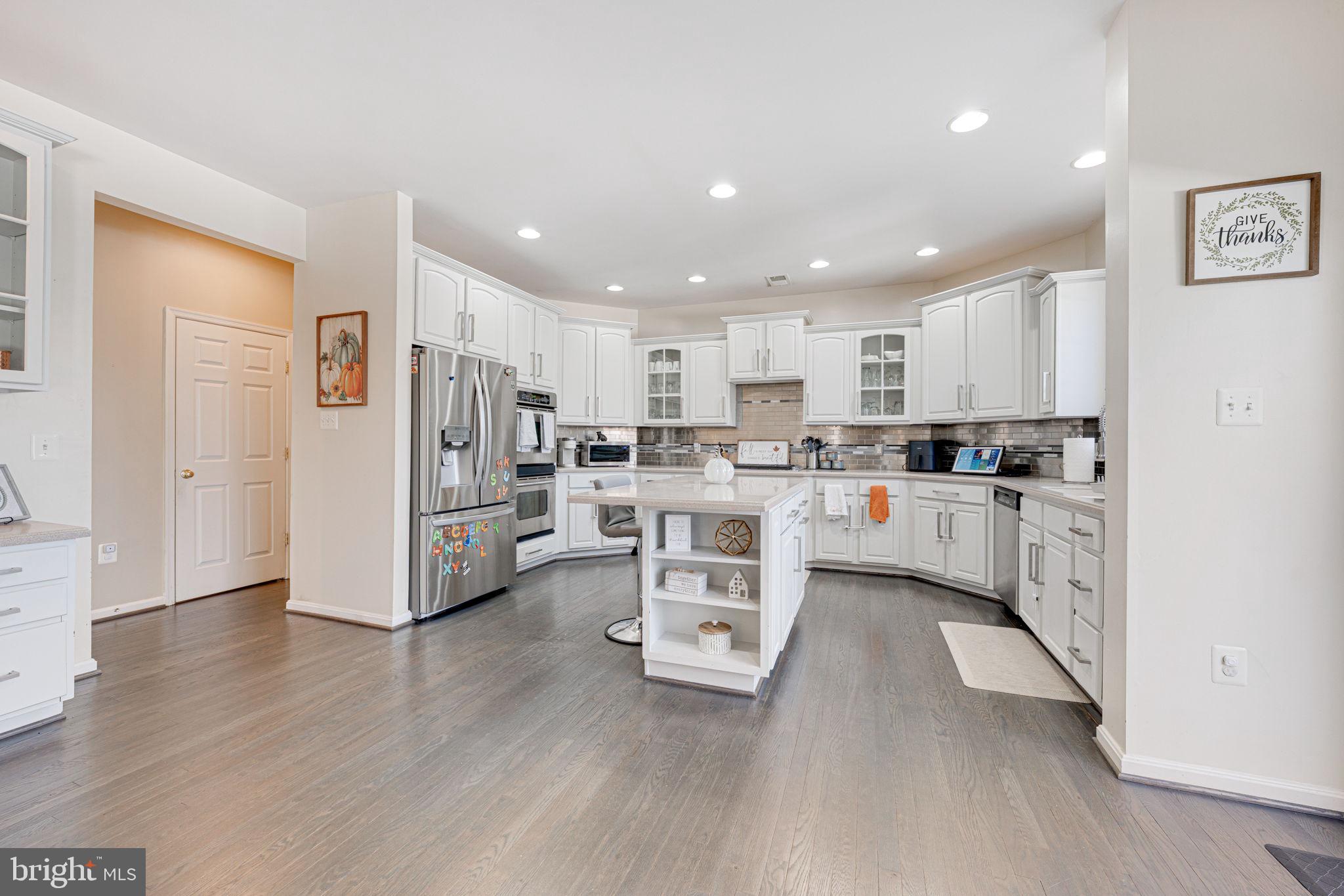 BROAD RUN OAKS - Residential