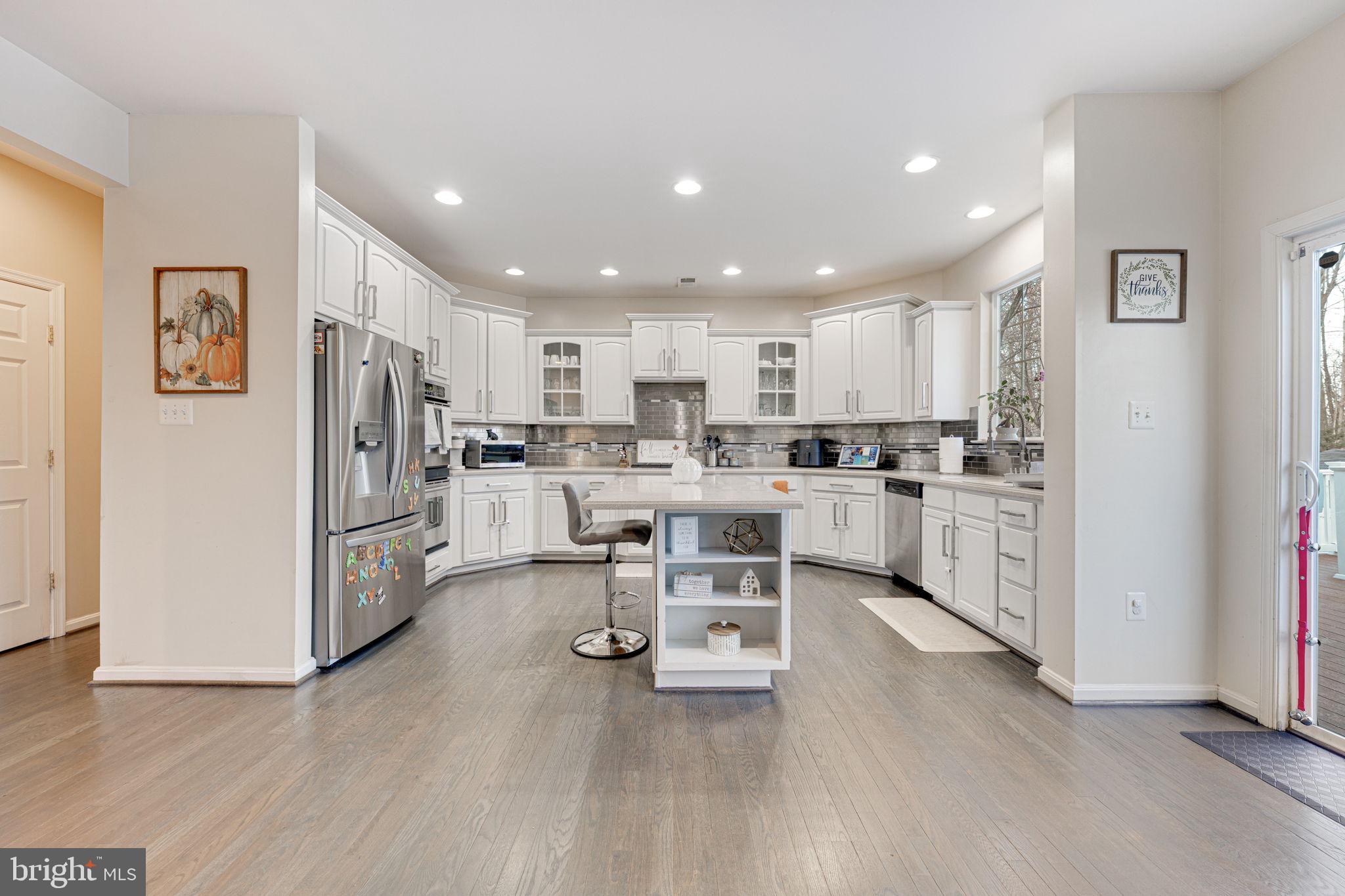 BROAD RUN OAKS - Residential