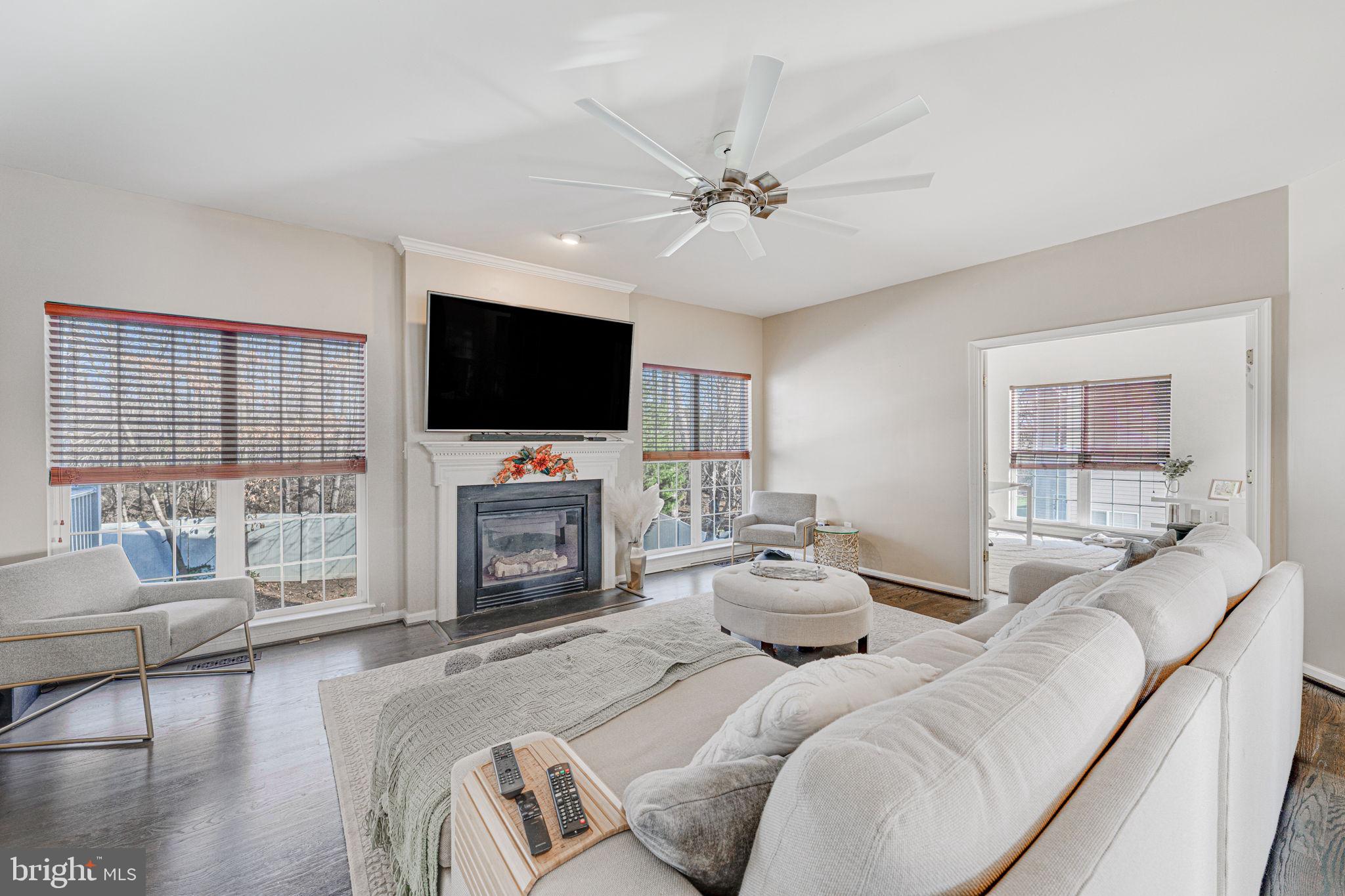 BROAD RUN OAKS - Residential