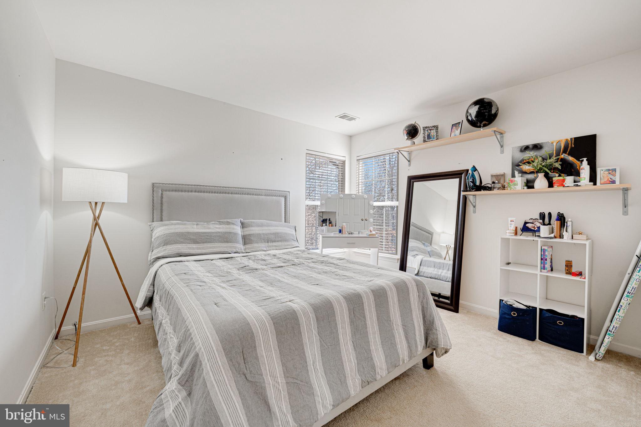 BROAD RUN OAKS - Residential