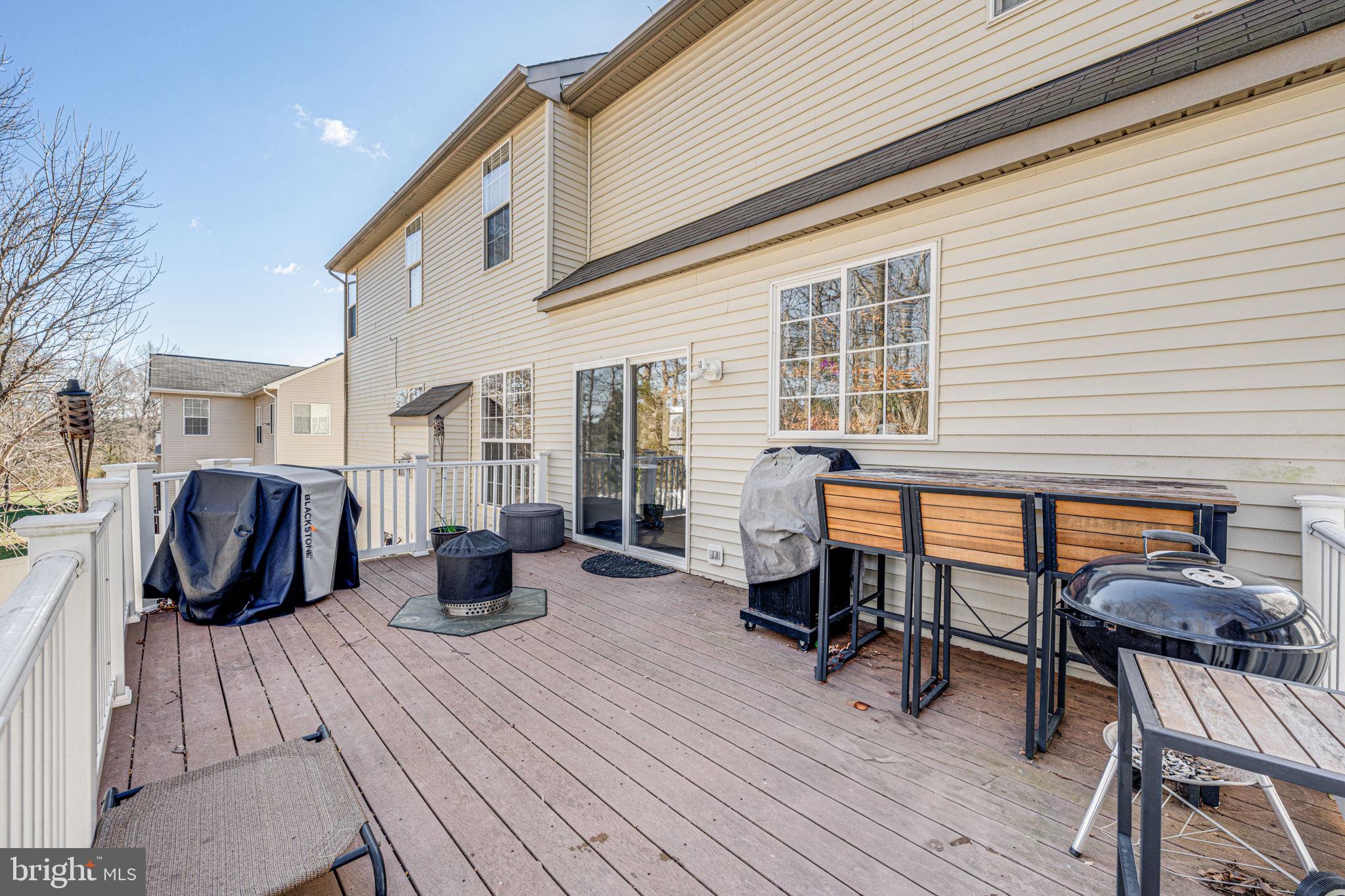 BROAD RUN OAKS - Residential